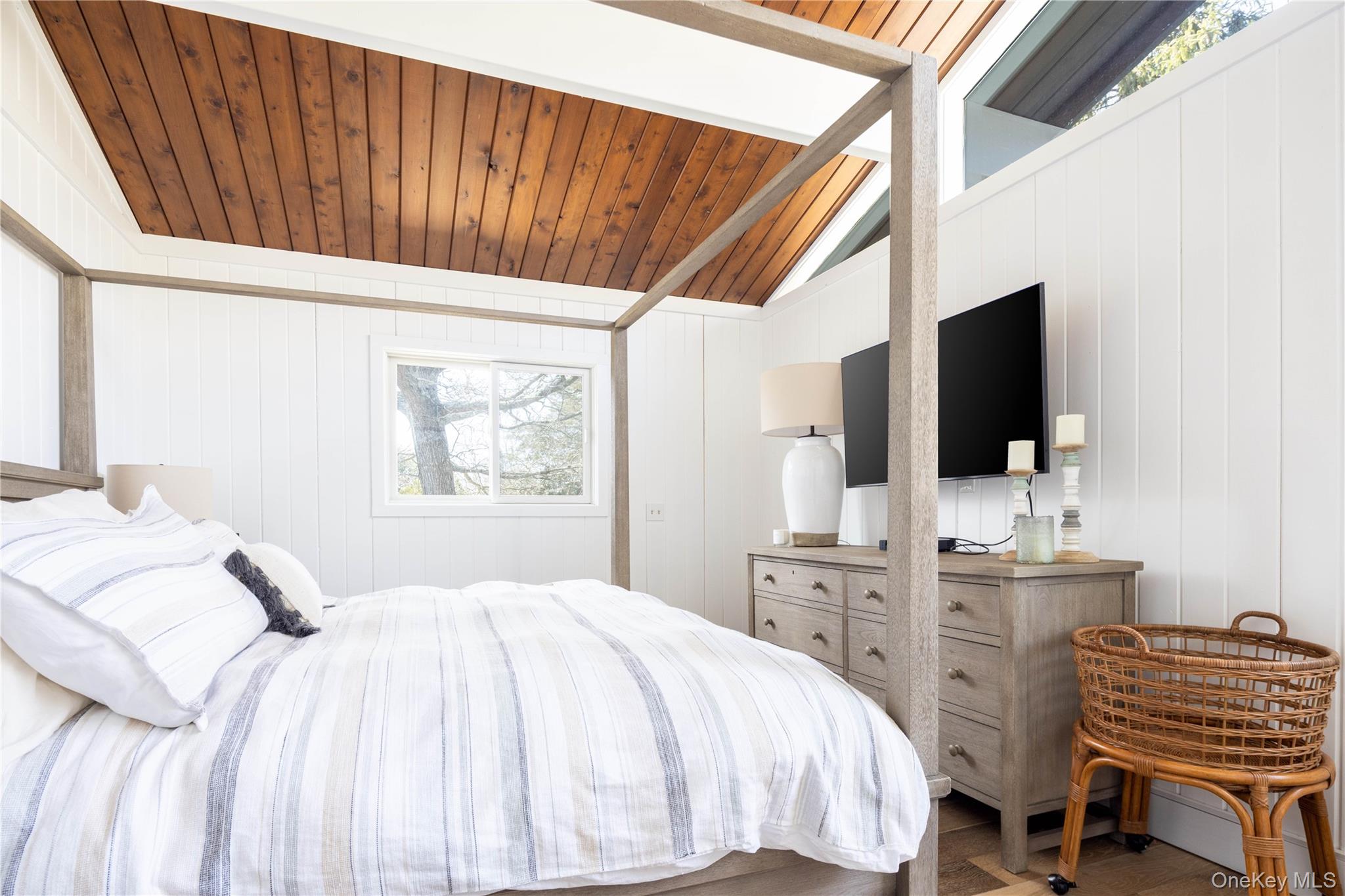 10 Cedar Avenue, Southampton, NY 11968