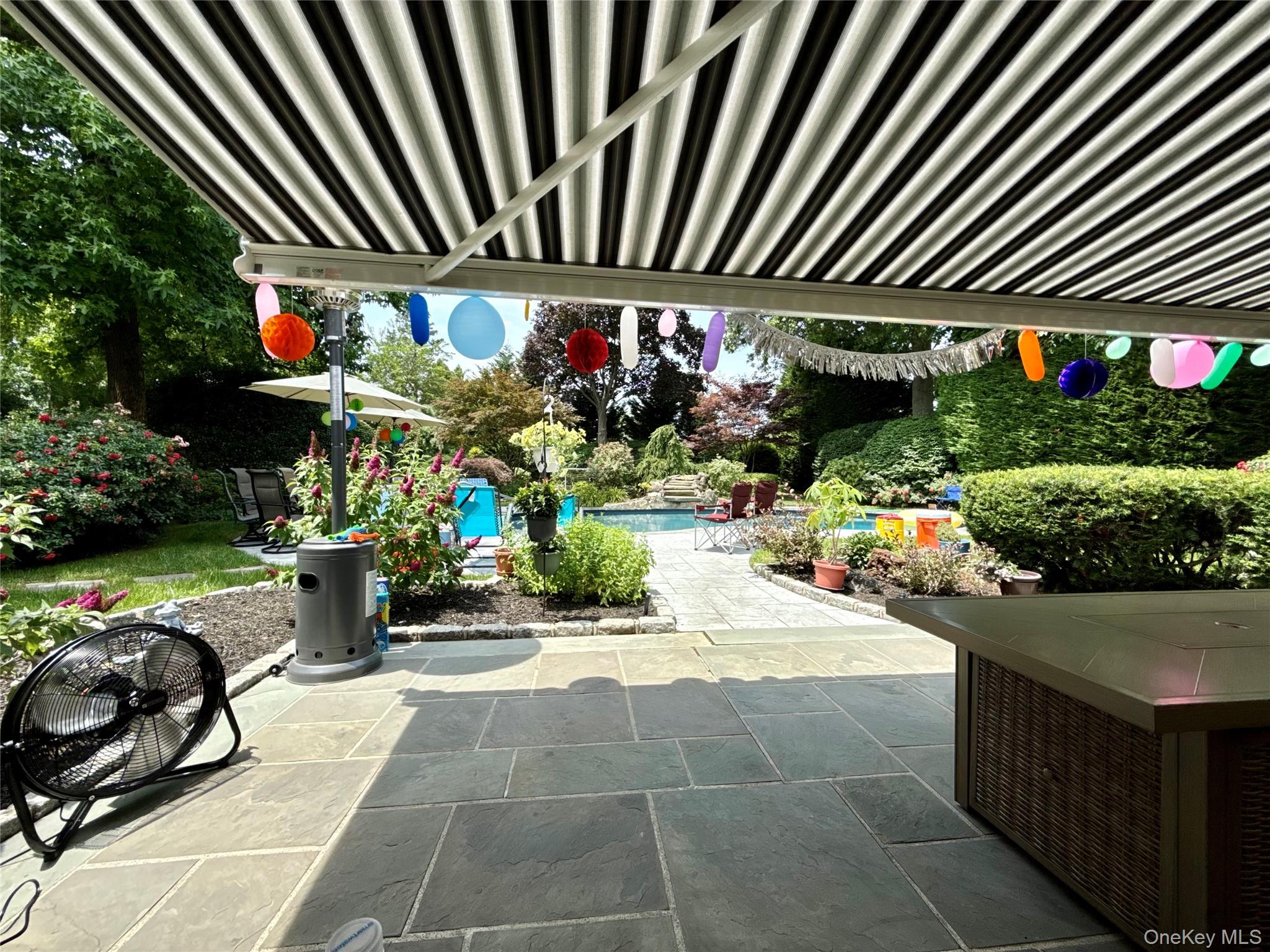 946 Manor Lane, Bay Shore, NY 11706