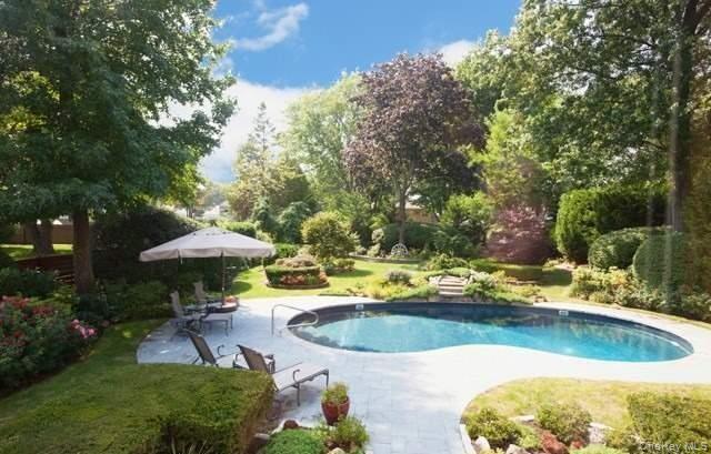 946 Manor Lane, Bay Shore, NY 11706