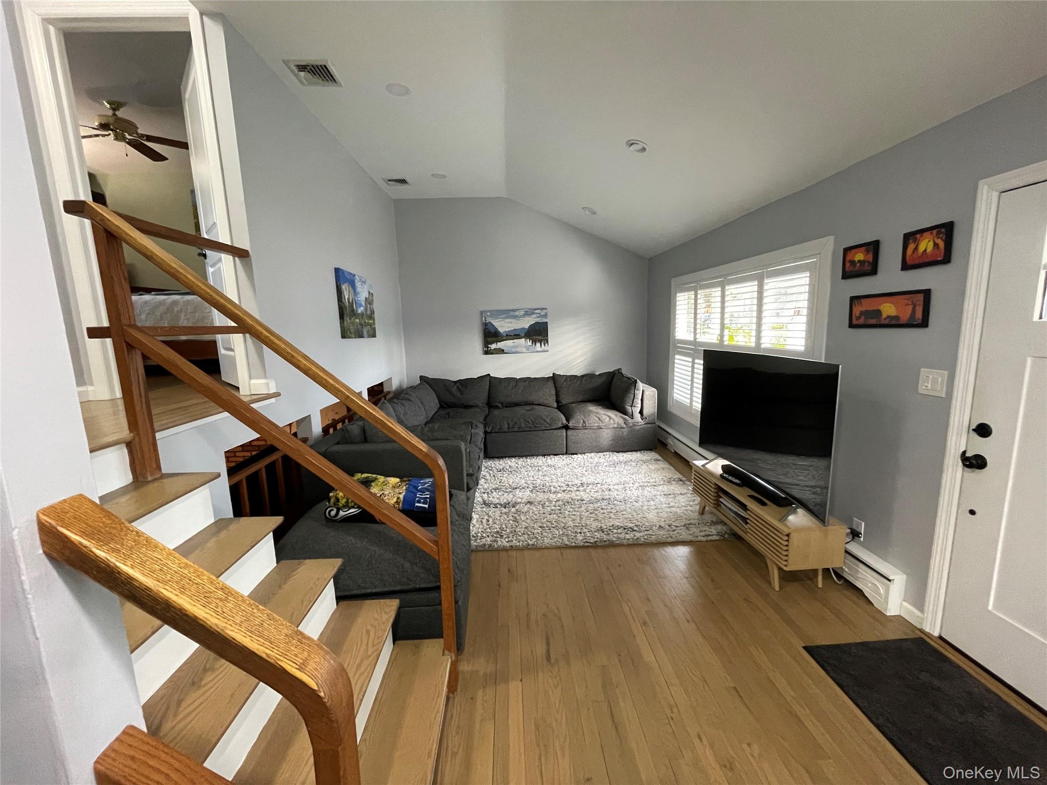 946 Manor Lane, Bay Shore, NY 11706