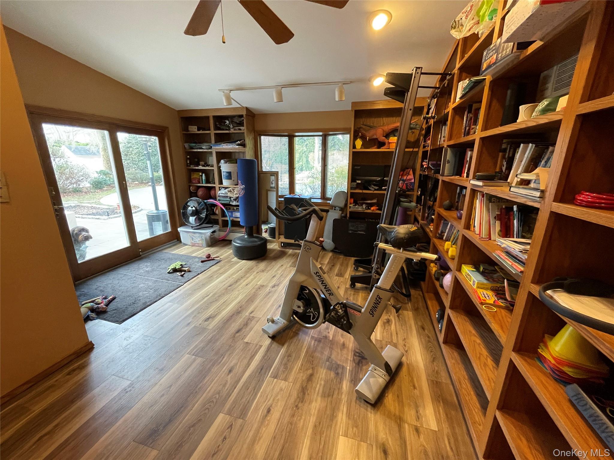 946 Manor Lane, Bay Shore, NY 11706