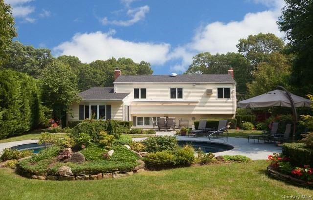 946 Manor Lane, Bay Shore, NY 11706