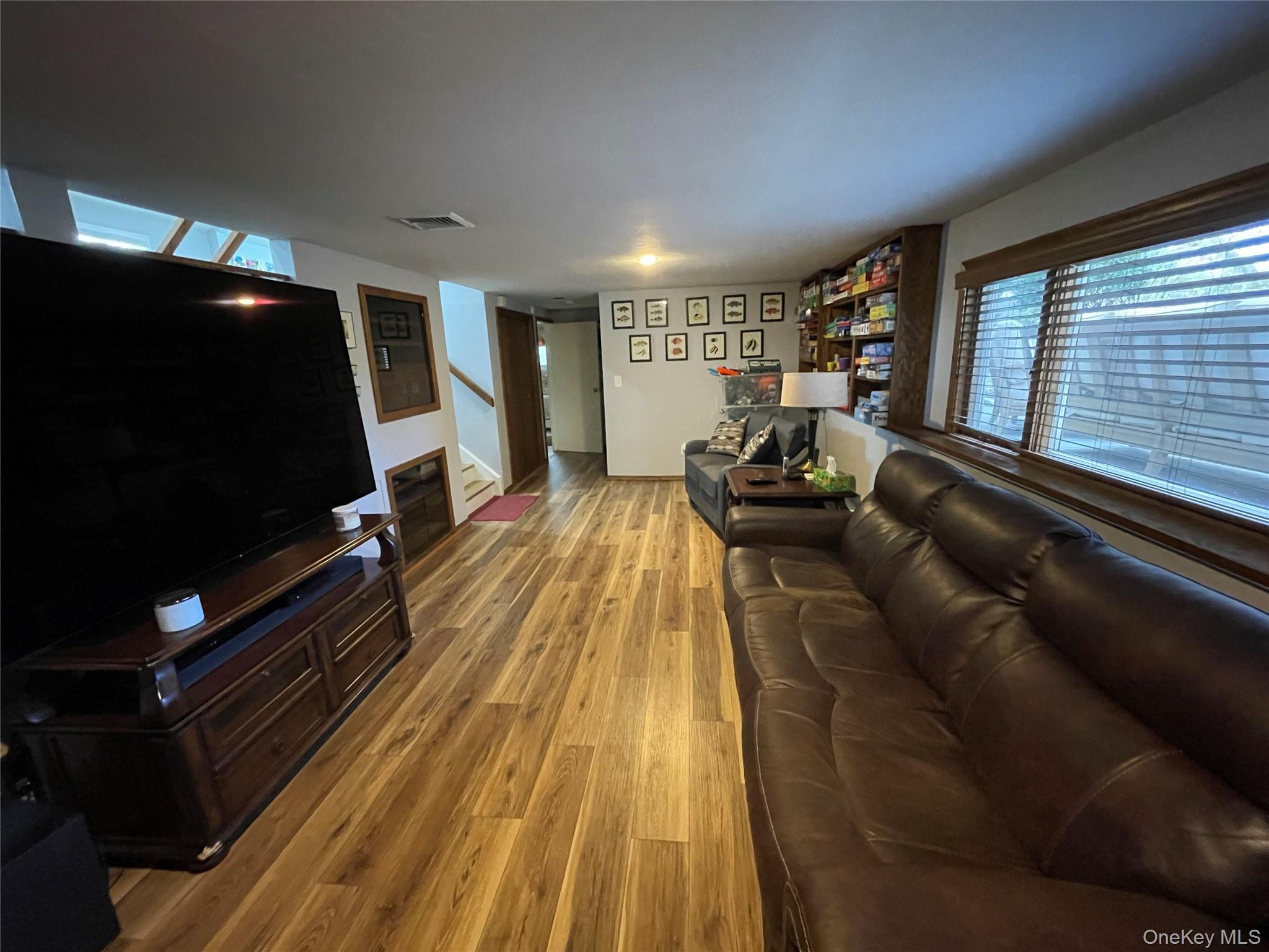 946 Manor Lane, Bay Shore, NY 11706