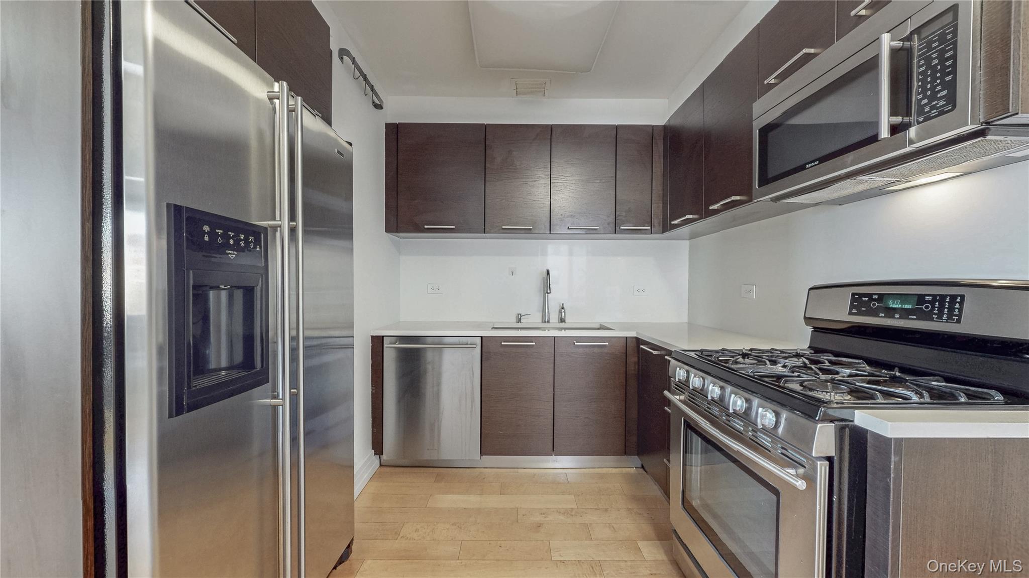 64-05 Yellowstone Boulevard # 409, Forest Hills, NY 11375