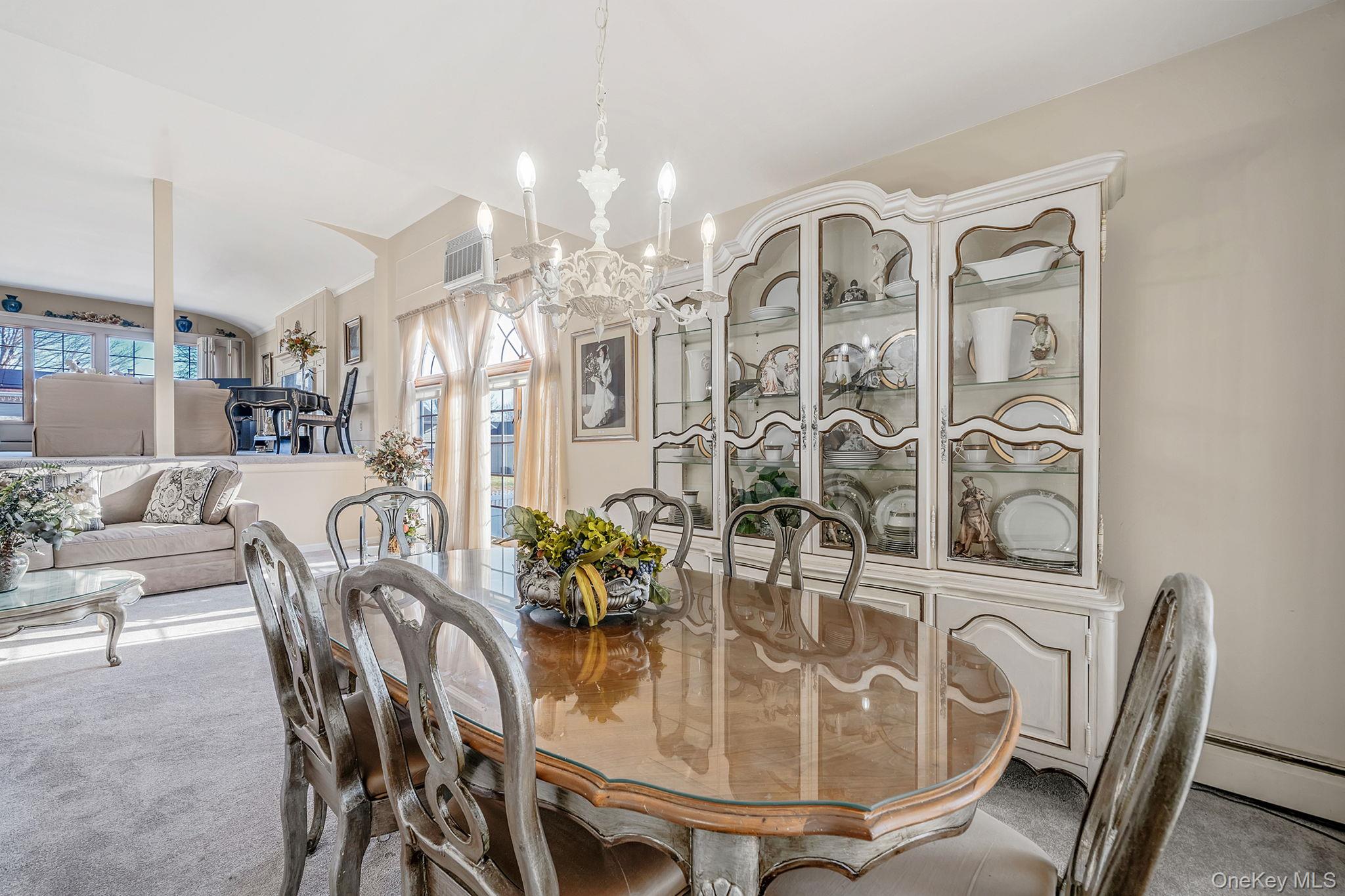 18 Amapola Lane, Kings Park, NY 11754