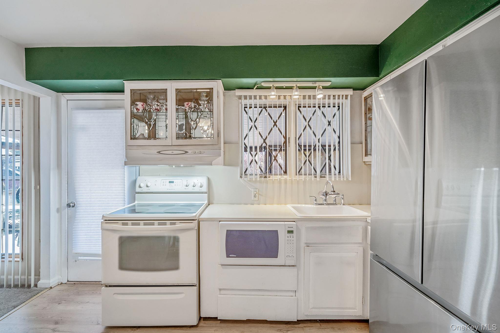 18 Amapola Lane, Kings Park, NY 11754