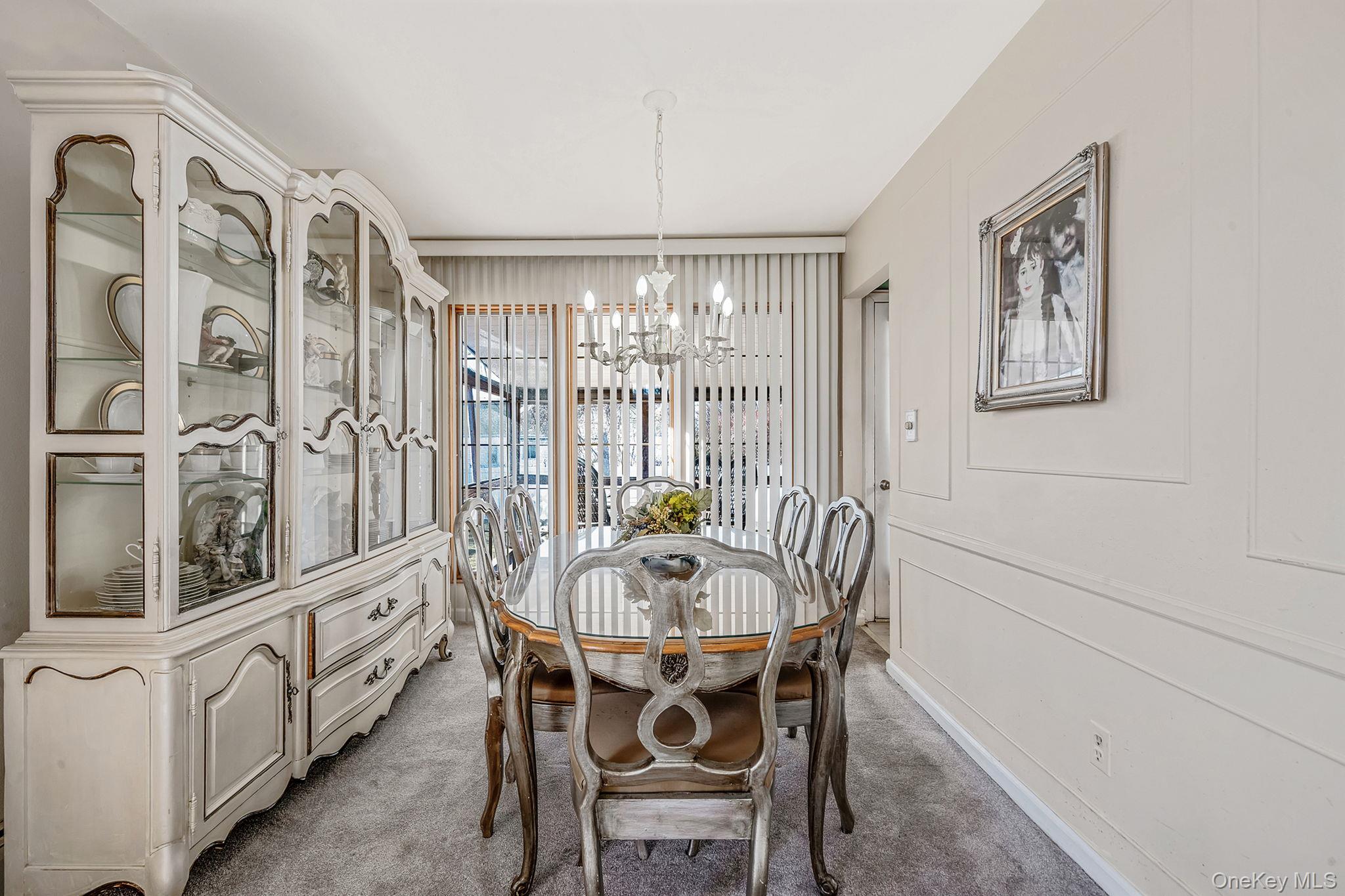 18 Amapola Lane, Kings Park, NY 11754