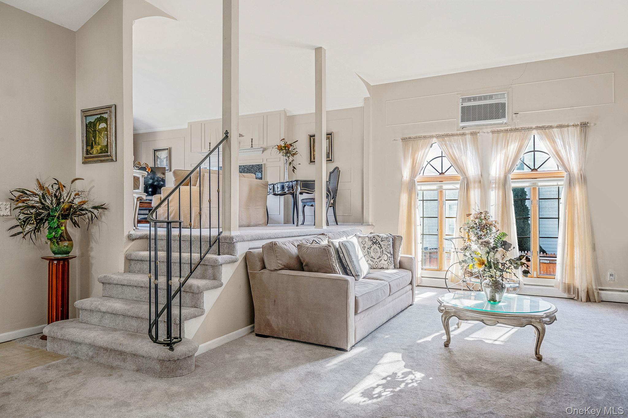 18 Amapola Lane, Kings Park, NY 11754