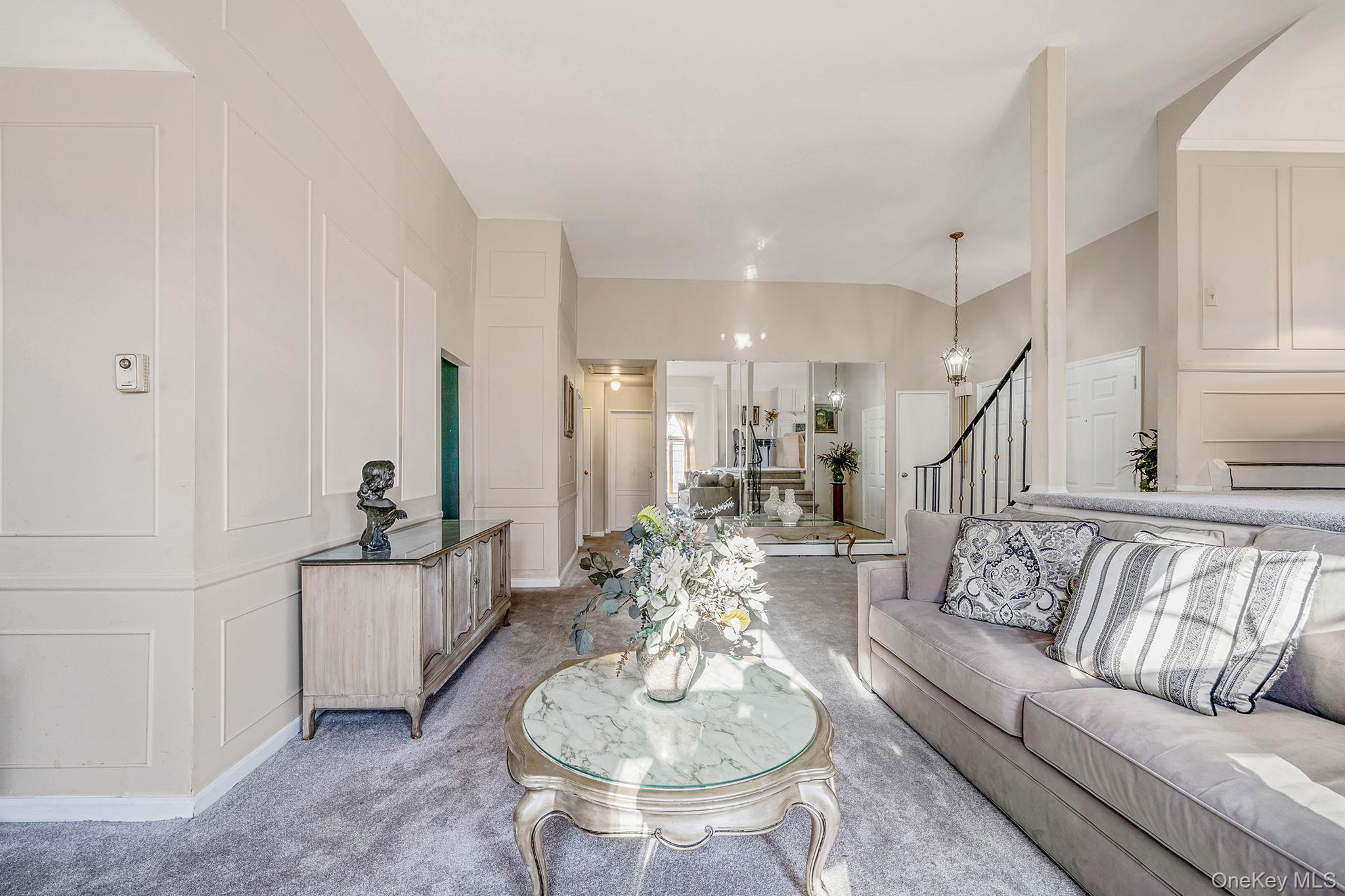 18 Amapola Lane, Kings Park, NY 11754