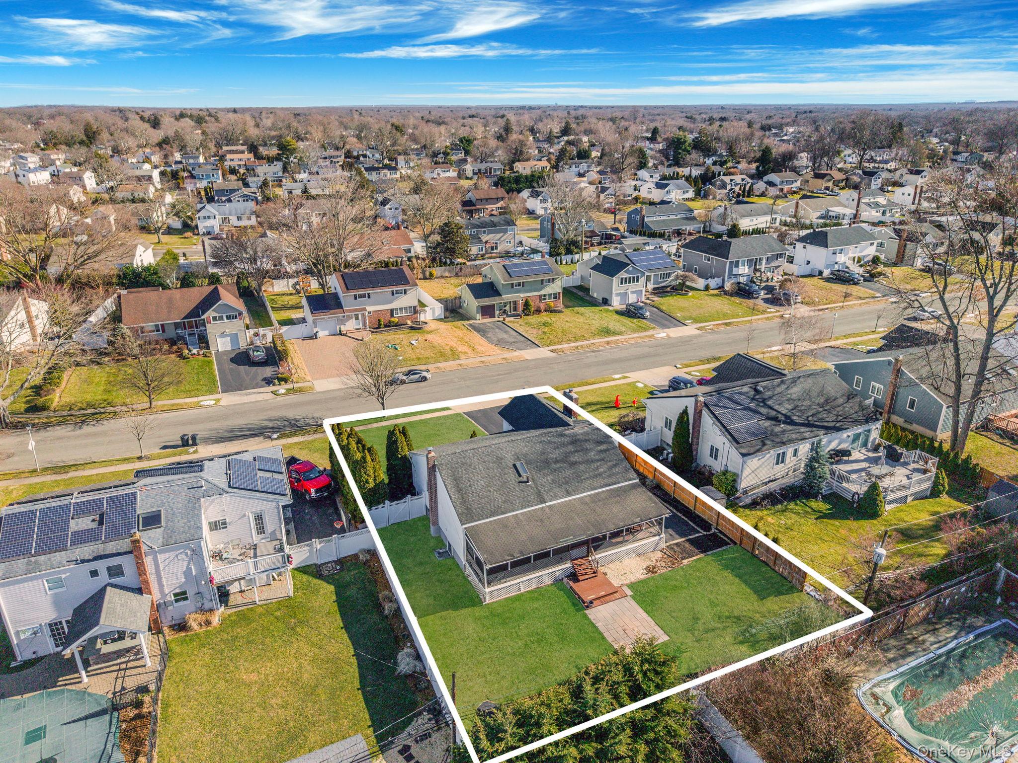 18 Amapola Lane, Kings Park, NY 11754