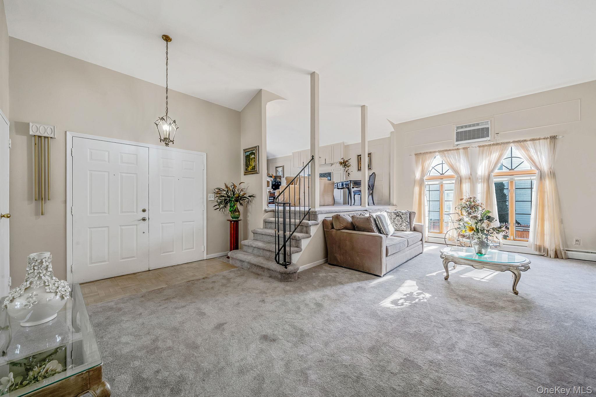 18 Amapola Lane, Kings Park, NY 11754