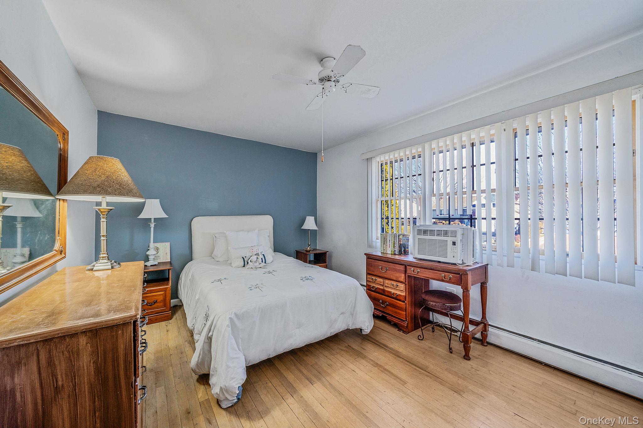 18 Amapola Lane, Kings Park, NY 11754