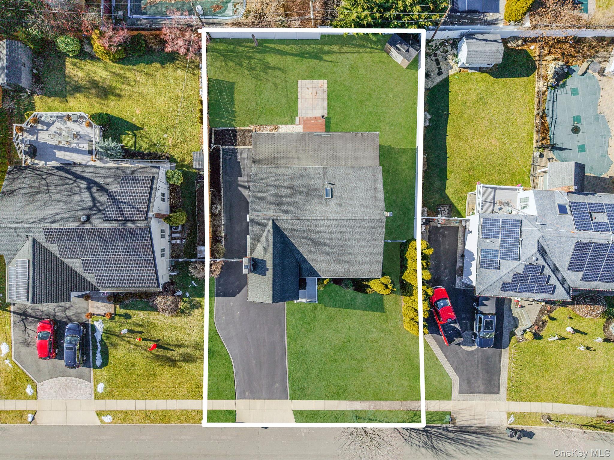 18 Amapola Lane, Kings Park, NY 11754