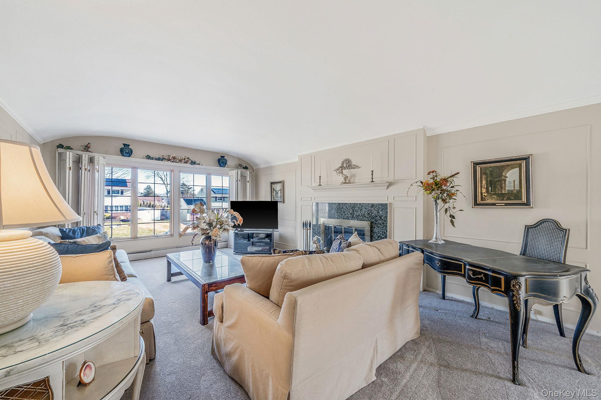 18 Amapola Lane, Kings Park, NY 11754