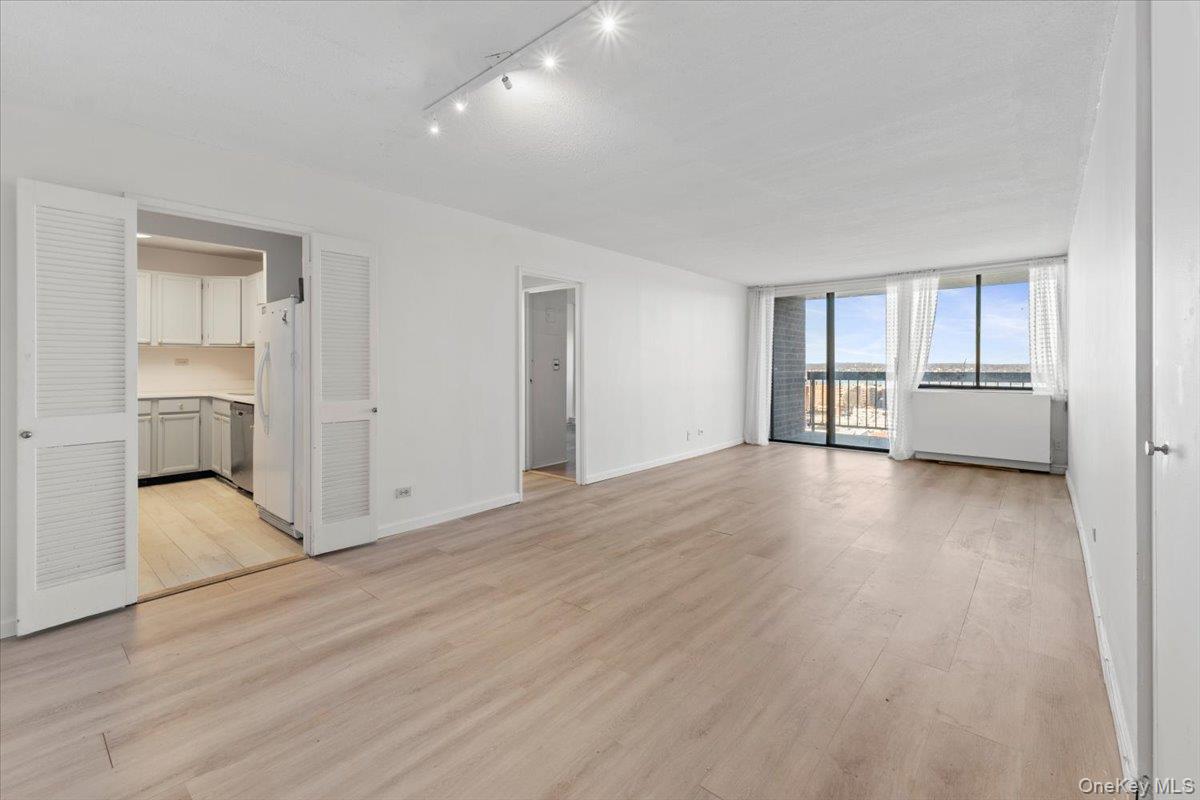 2 Bay Club Drive # 12Z2, Bayside, NY 11360