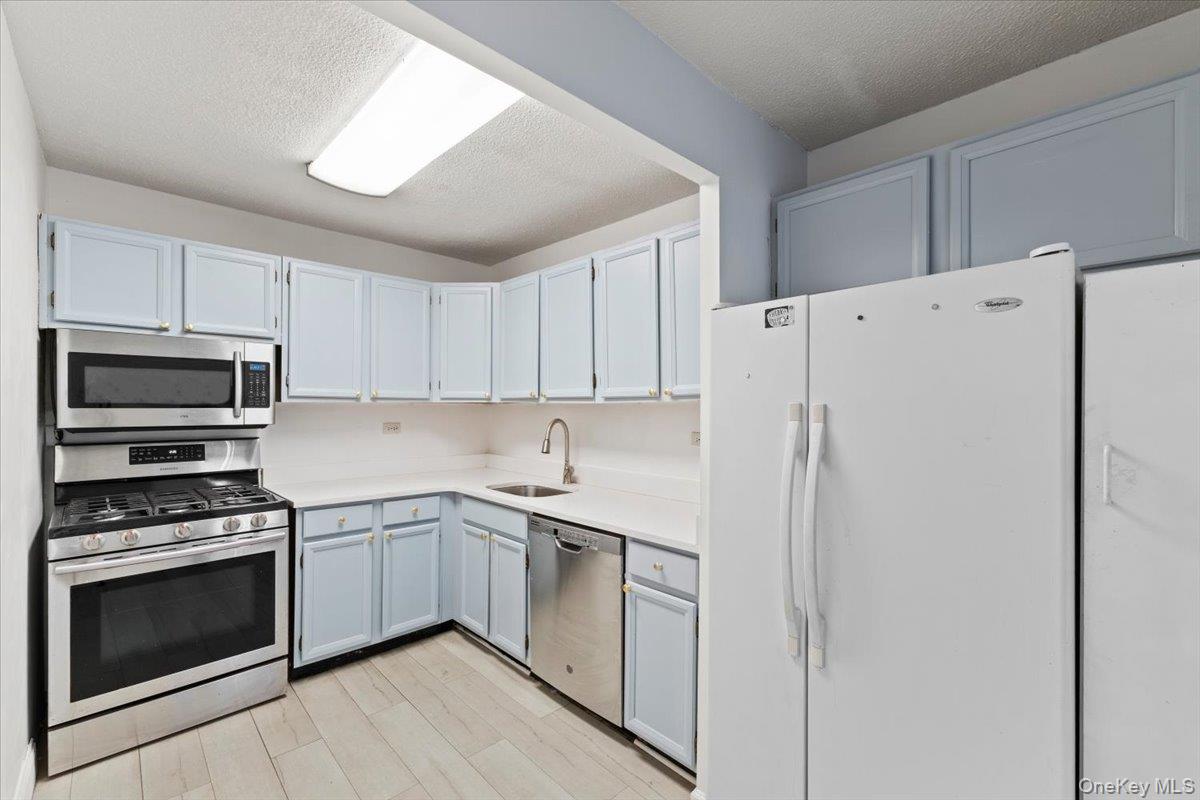 2 Bay Club Drive # 12Z2, Bayside, NY 11360