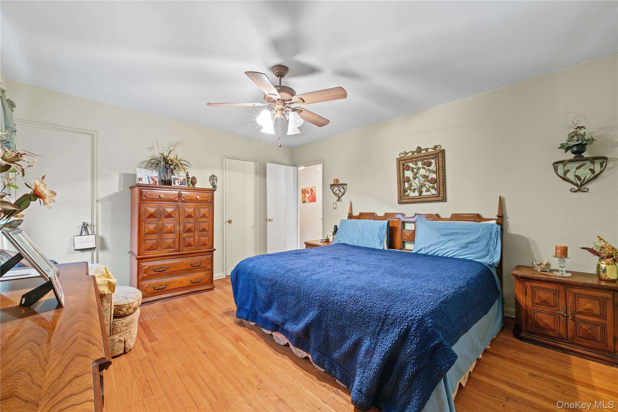 2004 Bogart Avenue, Bronx, NY 10462