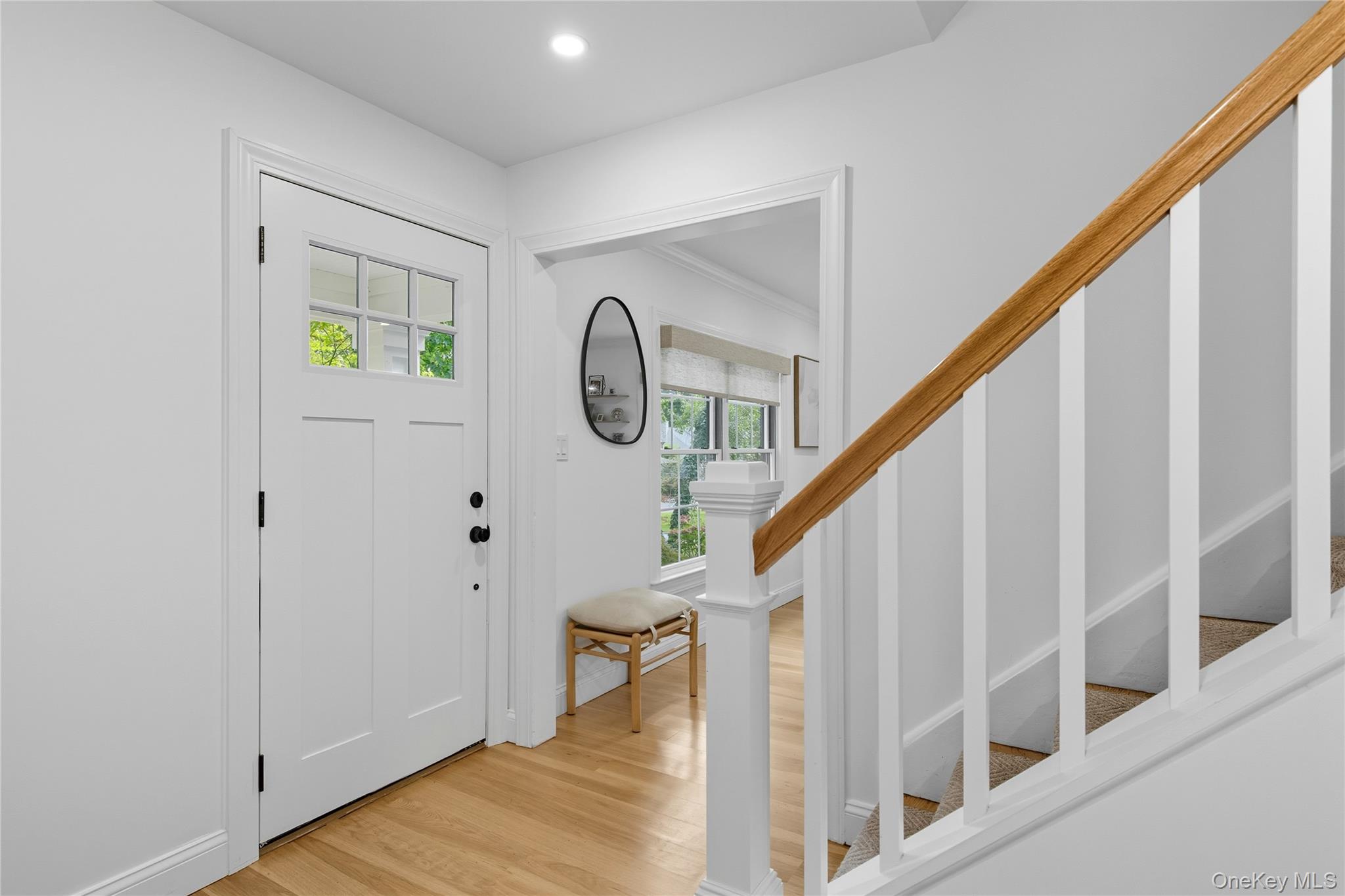 17 Entrance Road, East Hills, NY 11577