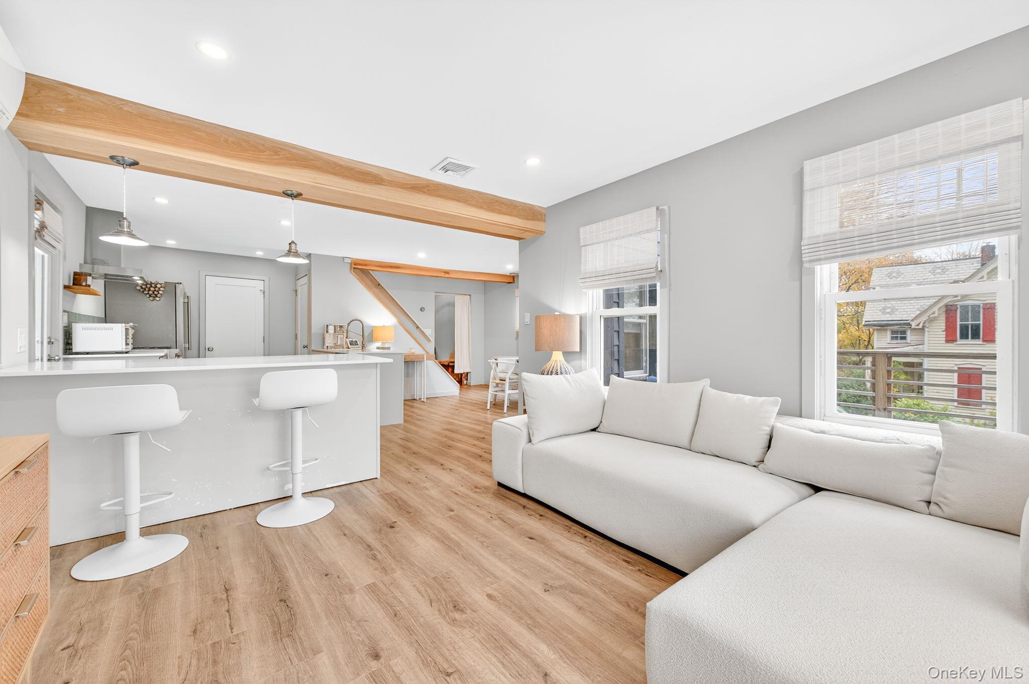 39 N Broadway, Esopus, NY 12401