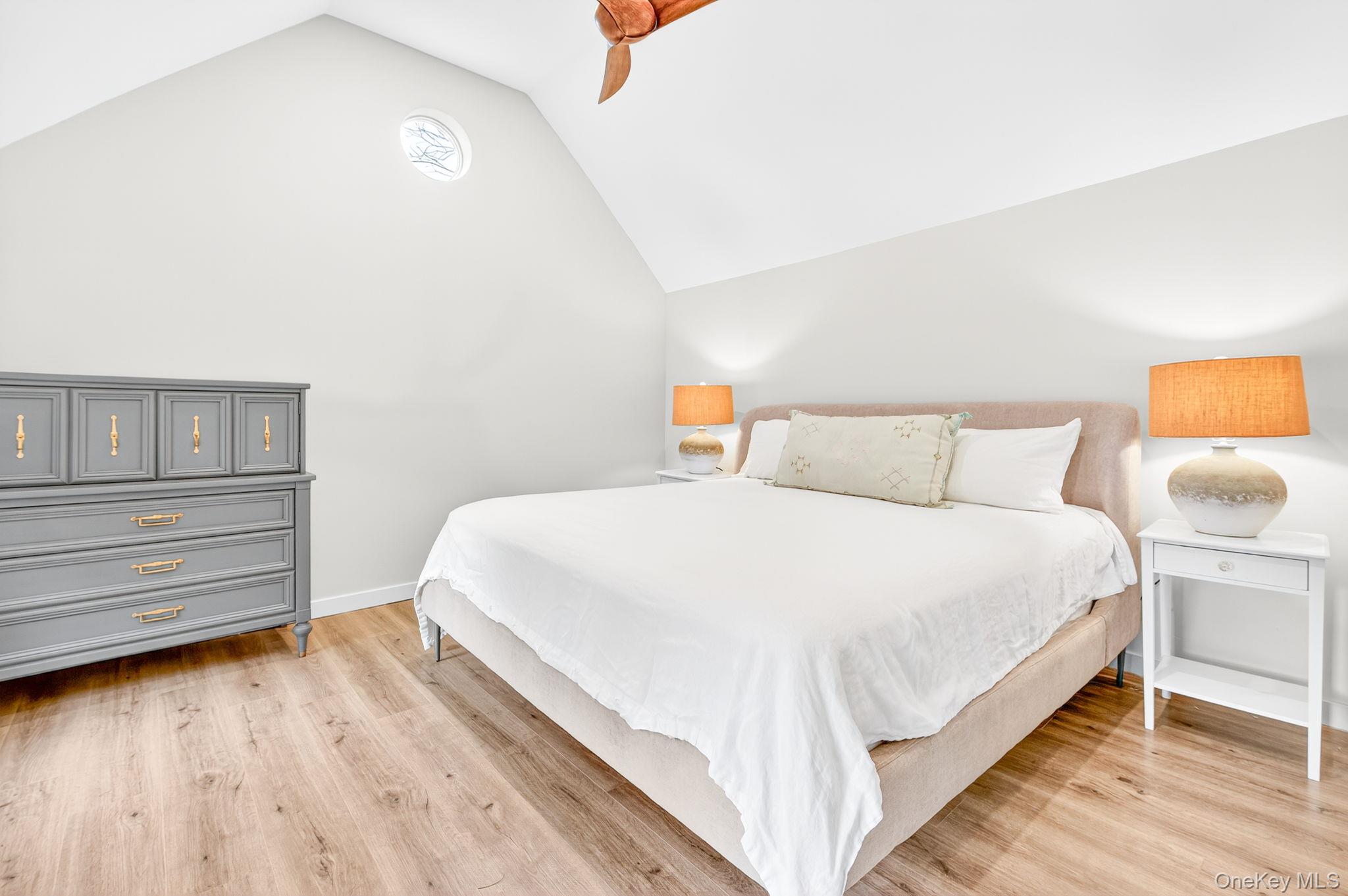 39 N Broadway, Esopus, NY 12401