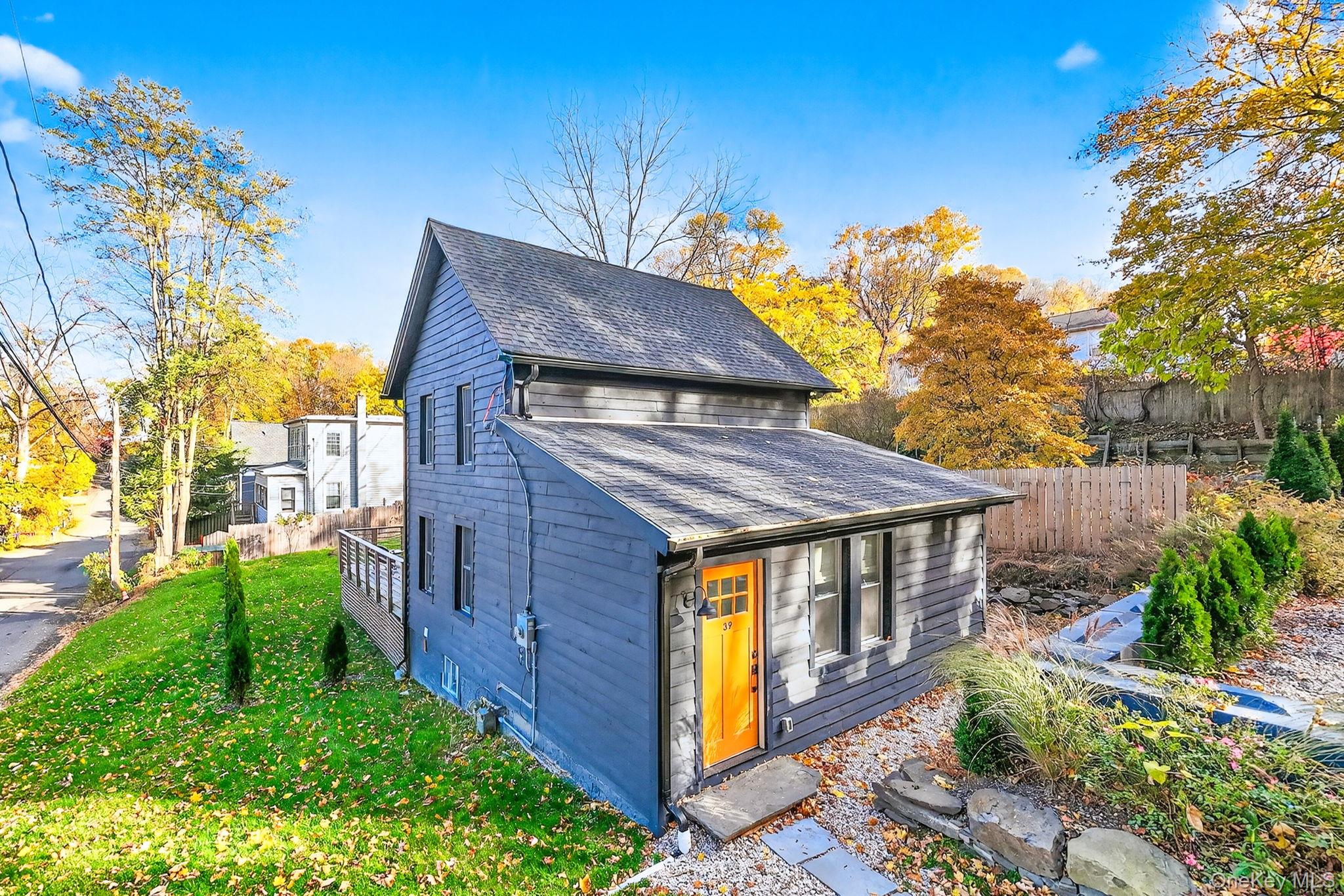 39 N Broadway, Esopus, NY 12401