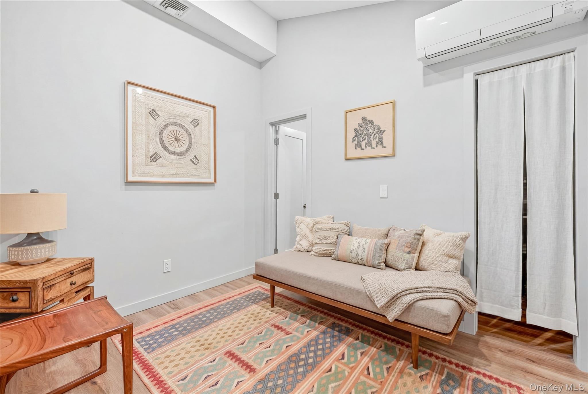 39 N Broadway, Esopus, NY 12401