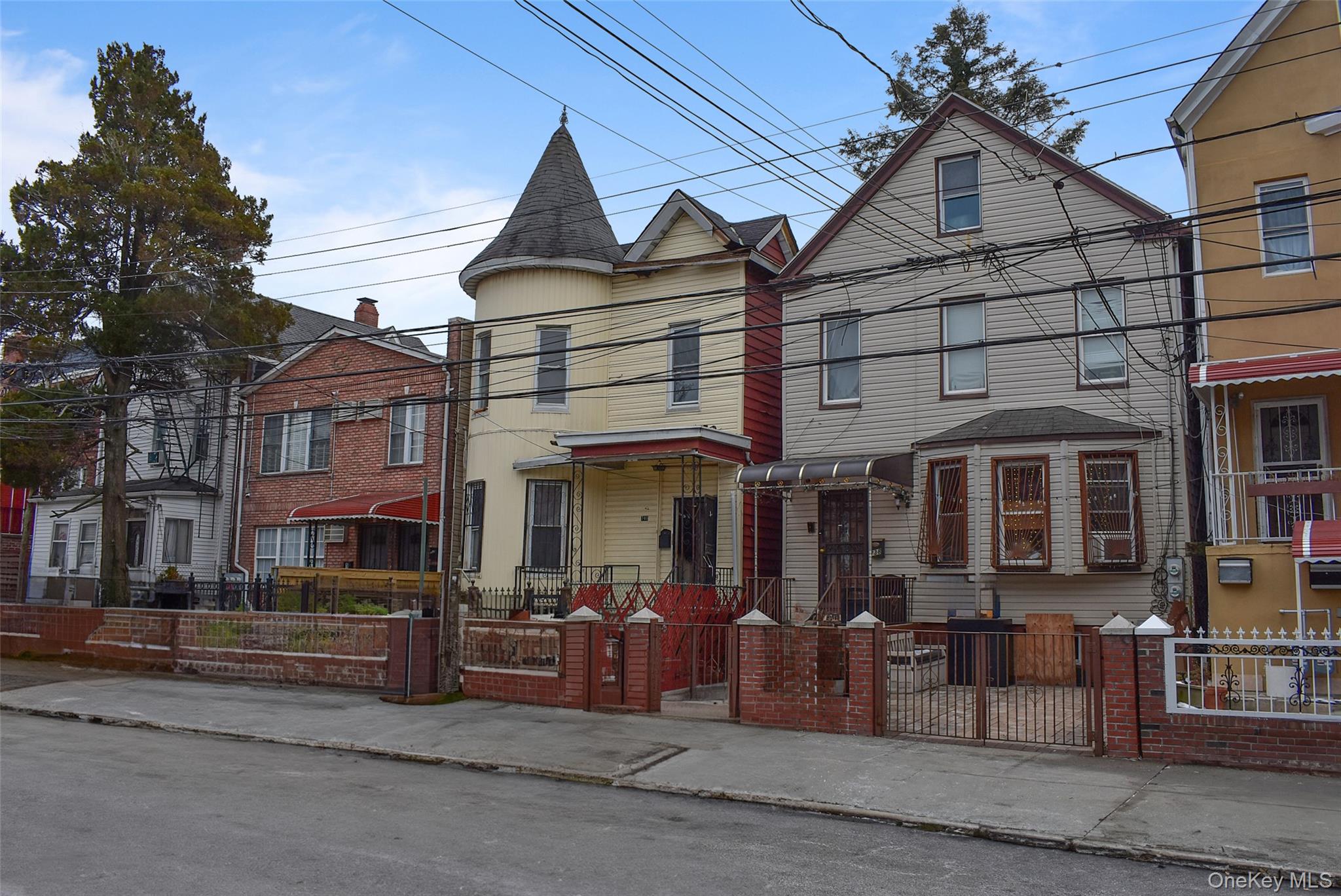 740 E 218th Street, Bronx, NY 10467