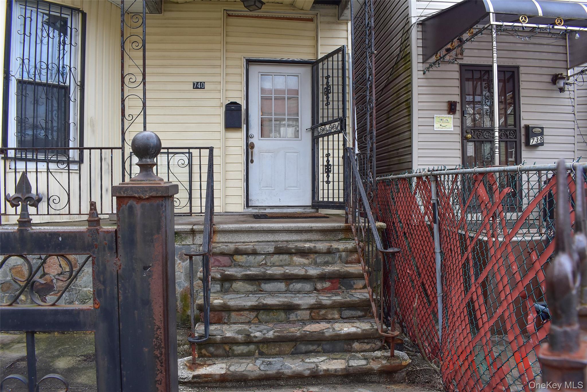 740 E 218th Street, Bronx, NY 10467