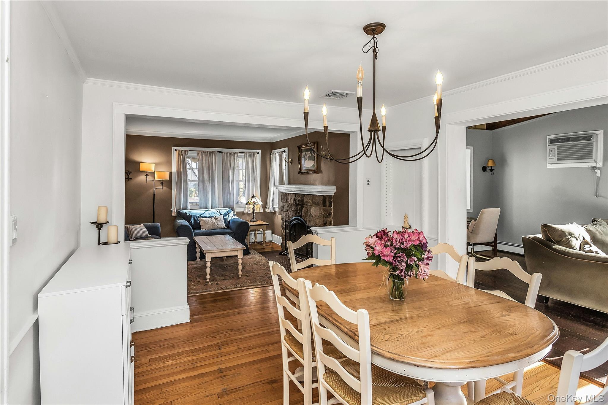 14 Hawthorne Street, Lynbrook, NY 11563