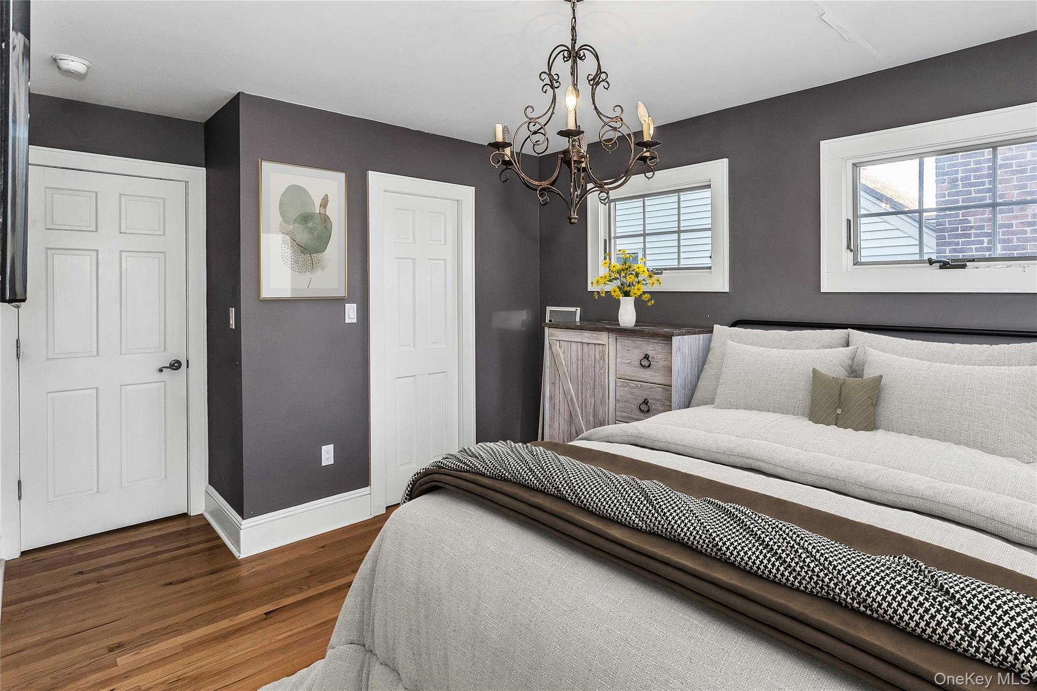 14 Hawthorne Street, Lynbrook, NY 11563