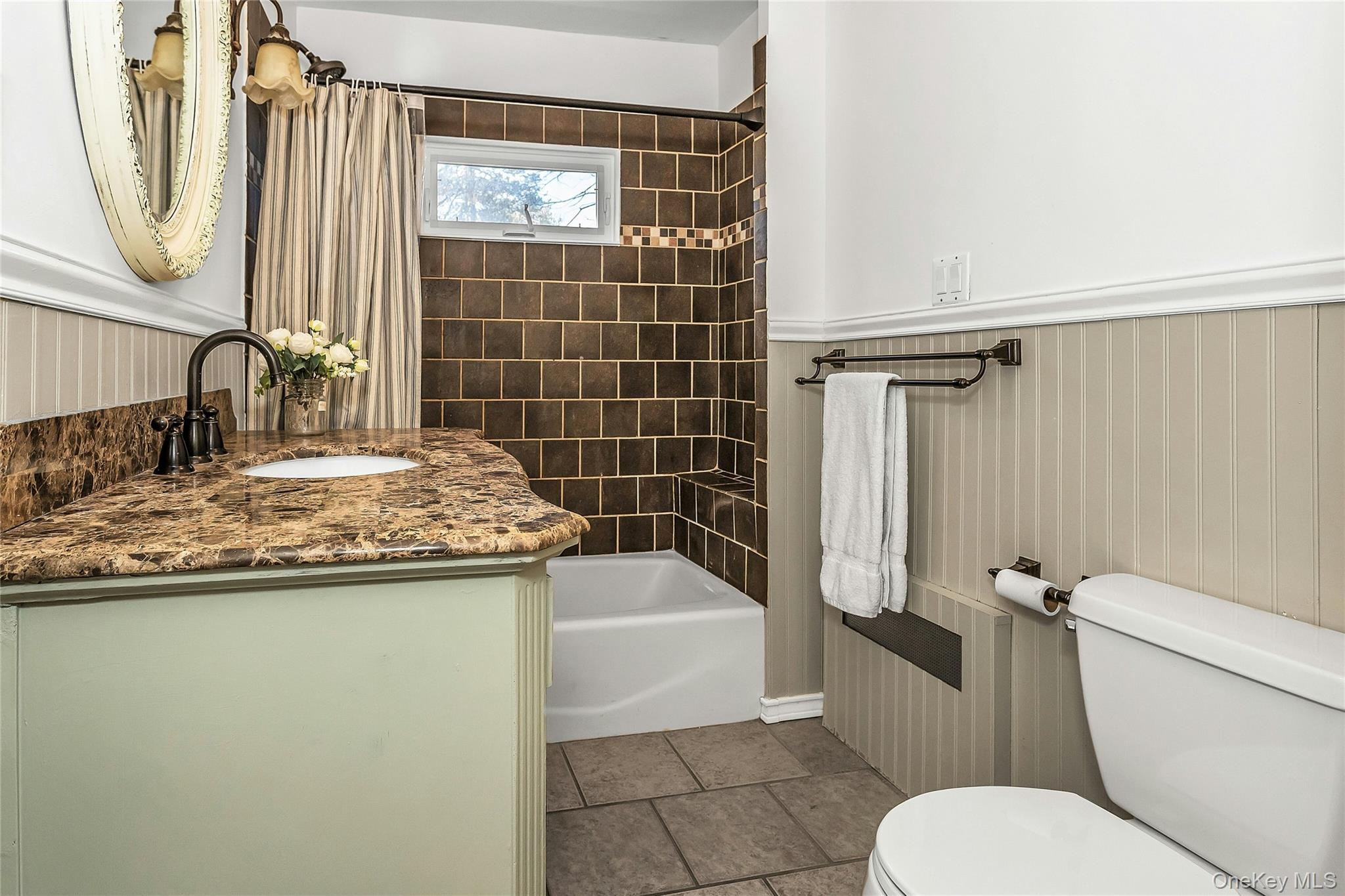 14 Hawthorne Street, Lynbrook, NY 11563