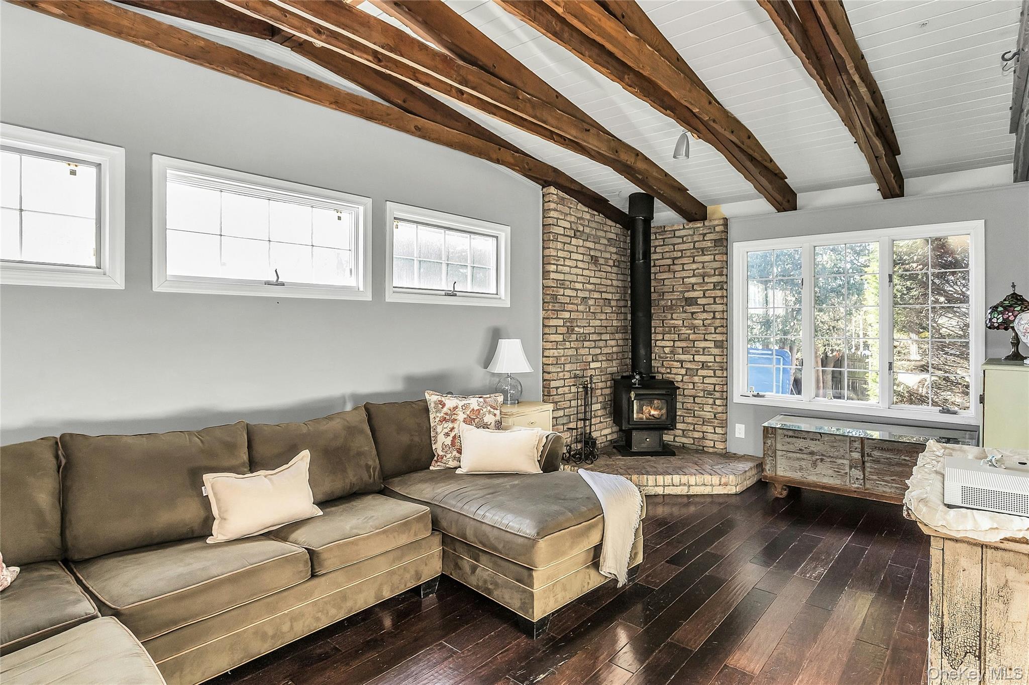 14 Hawthorne Street, Lynbrook, NY 11563