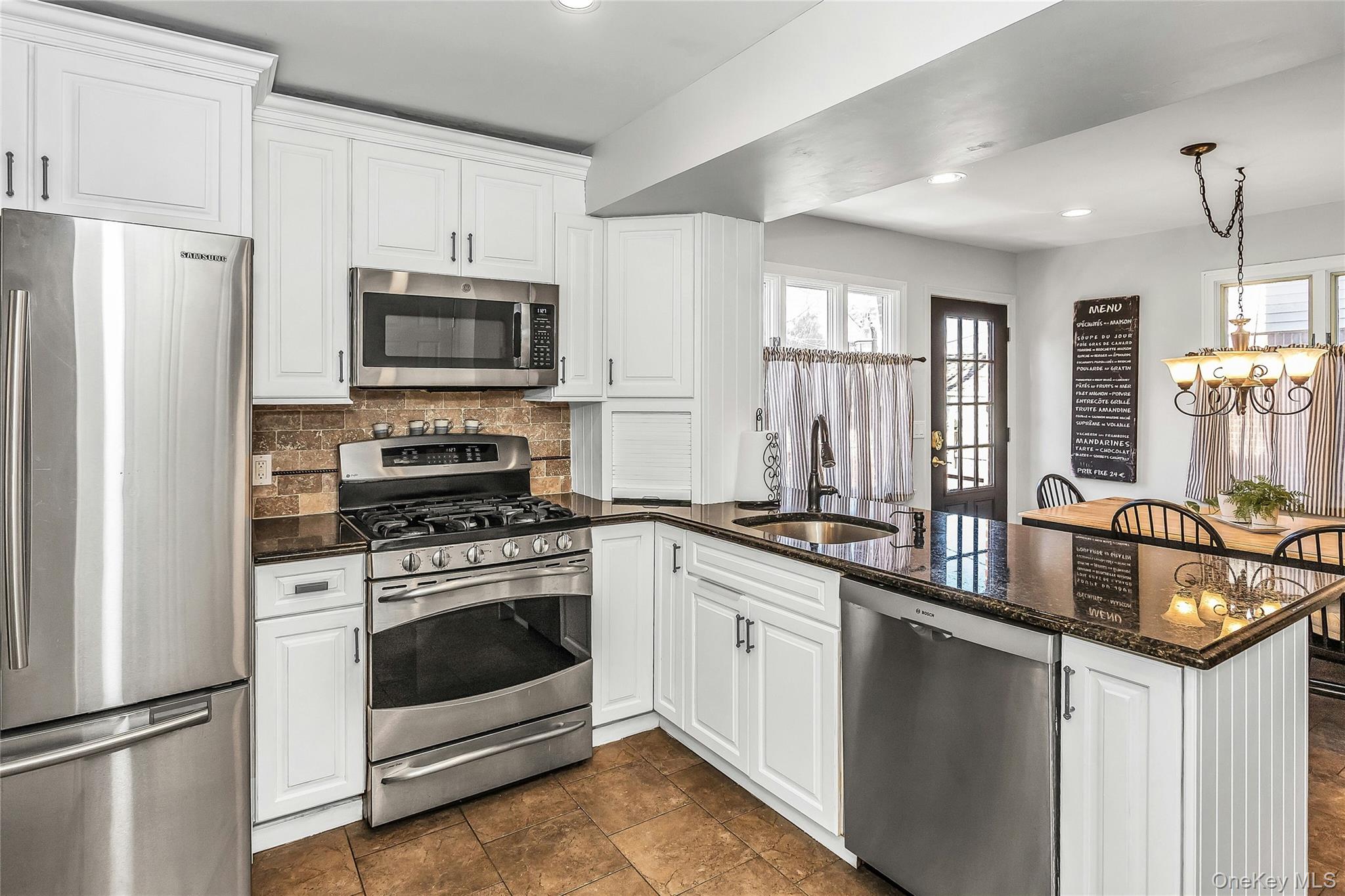 14 Hawthorne Street, Lynbrook, NY 11563