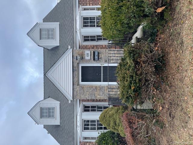 48 Winthrop Street, New Hyde Park, NY 11040