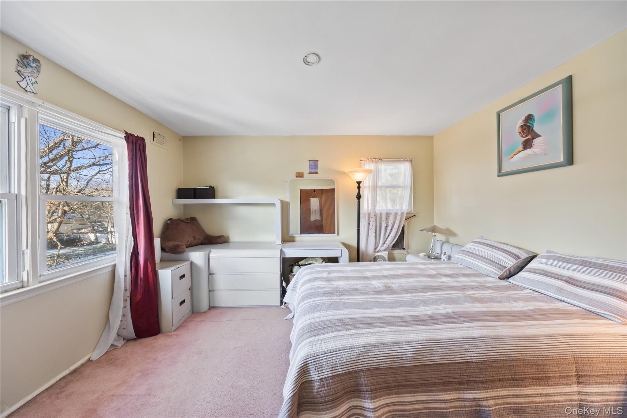 18 Oxford Court, Hillcrest, NY 10977