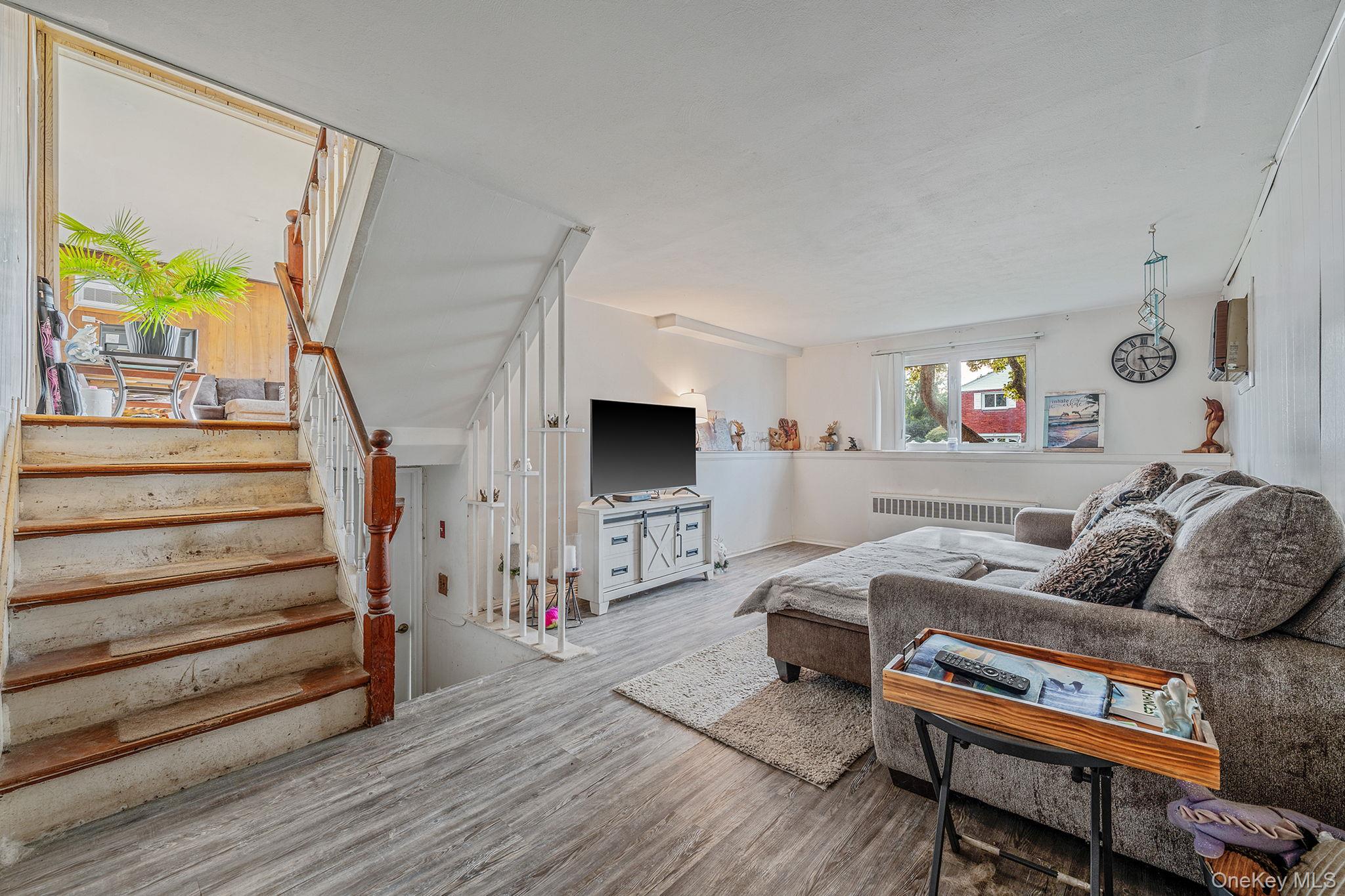 86 Silber Avenue, Bethpage, NY 11714