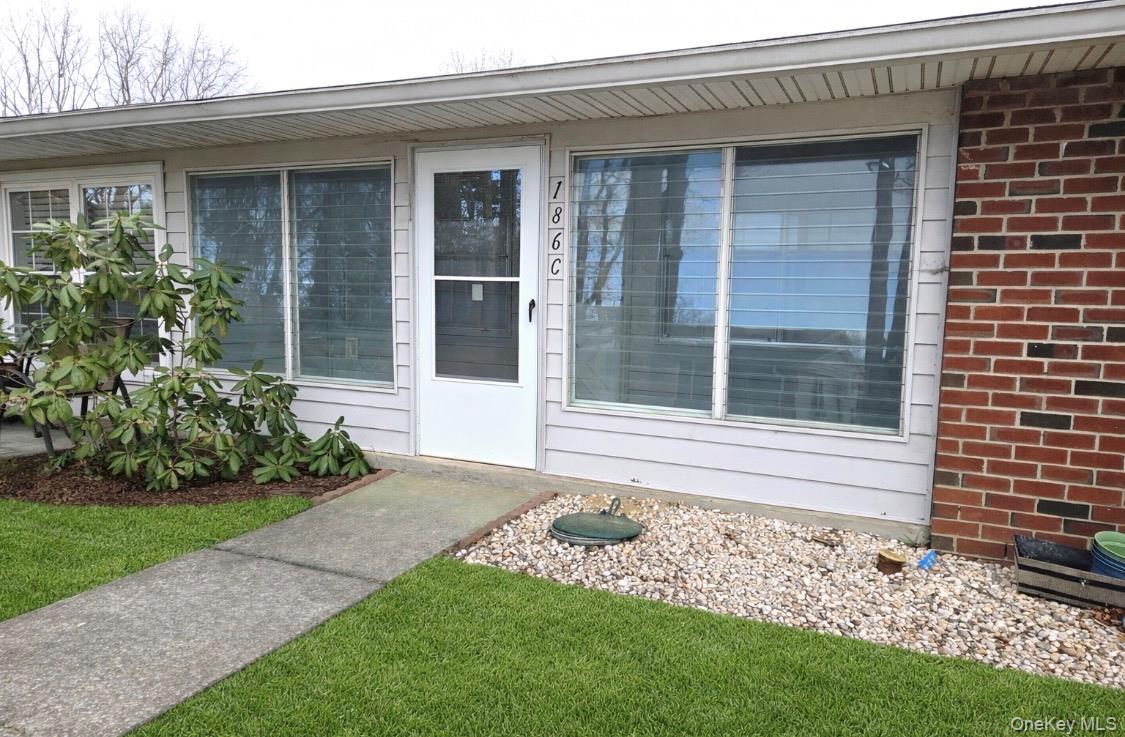 186C Ventry Court, Ridge, NY 11961