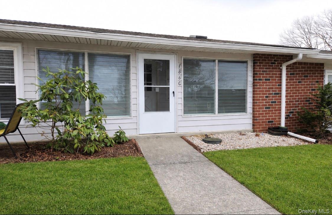 186C Ventry Court, Ridge, NY 11961