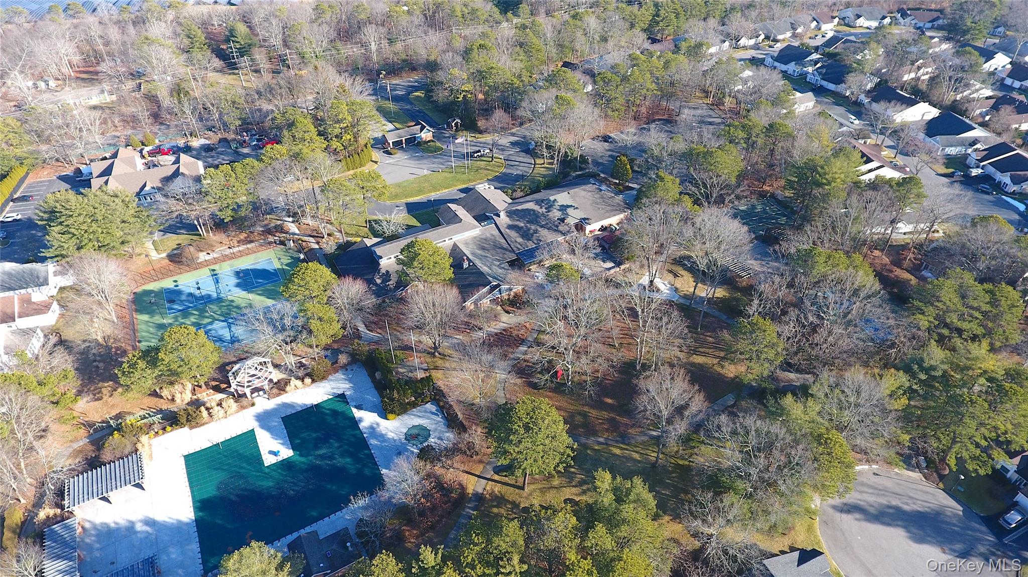 10 Oakdale Court, Ridge, NY 11961