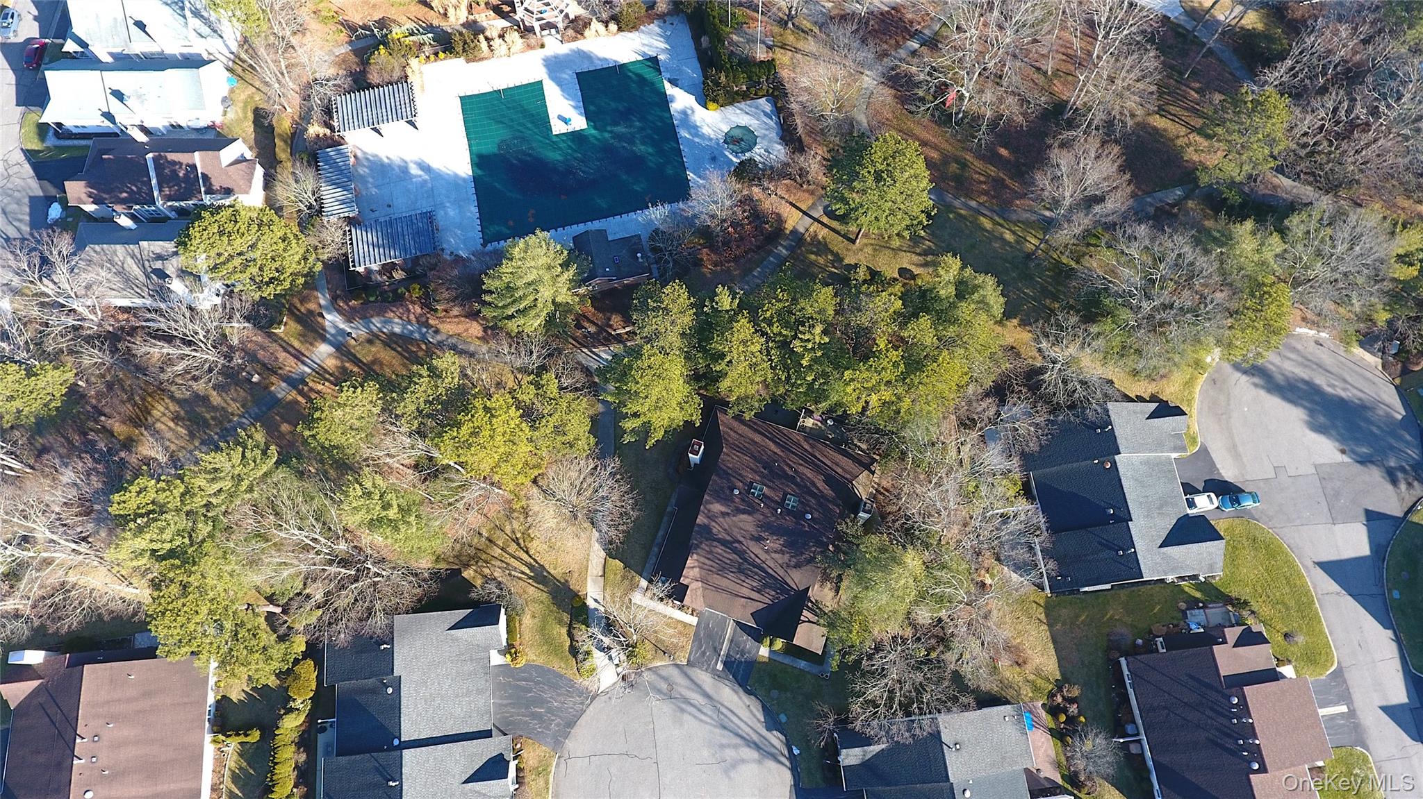 10 Oakdale Court, Ridge, NY 11961