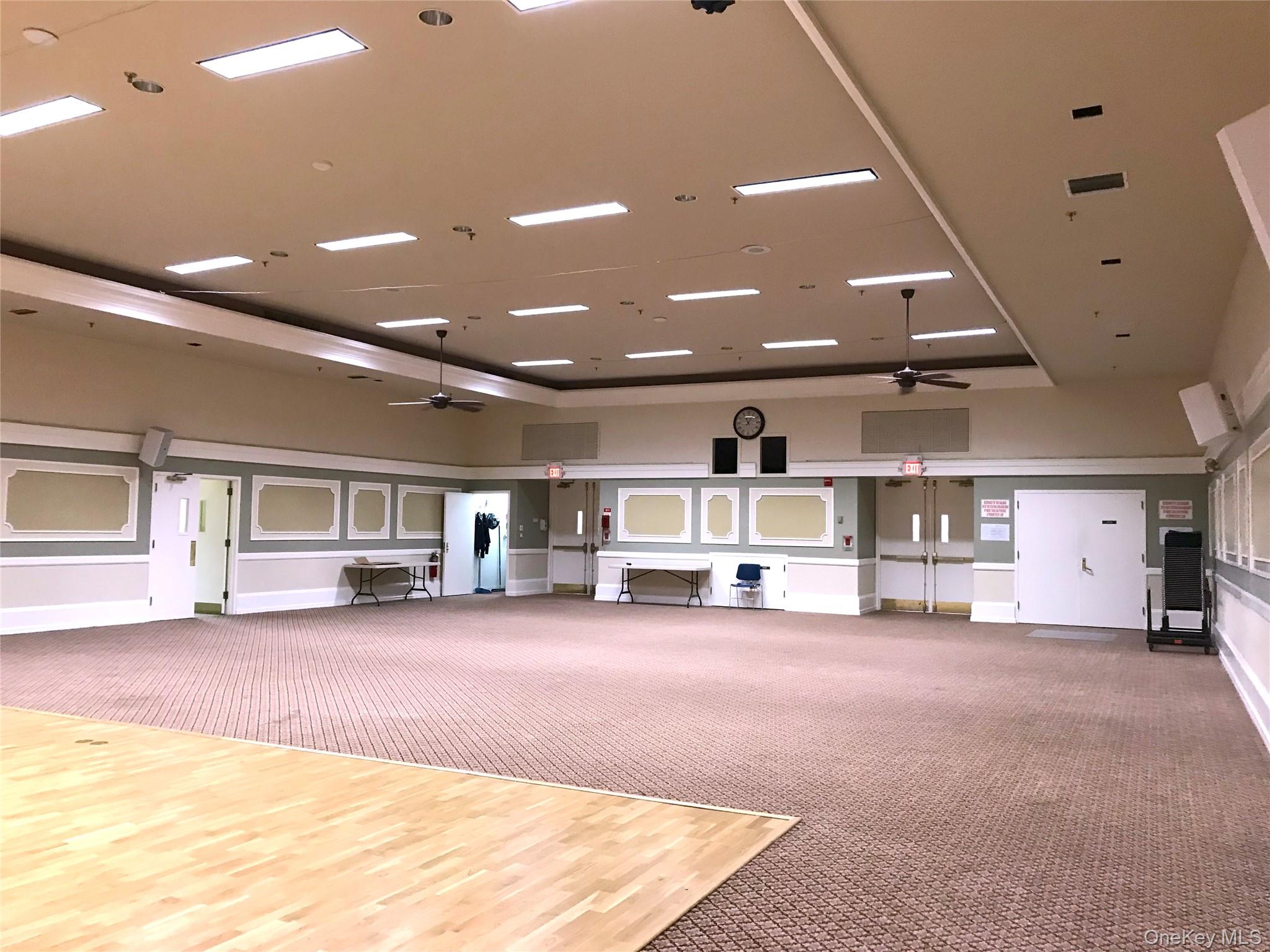 10 Oakdale Court, Ridge, NY 11961