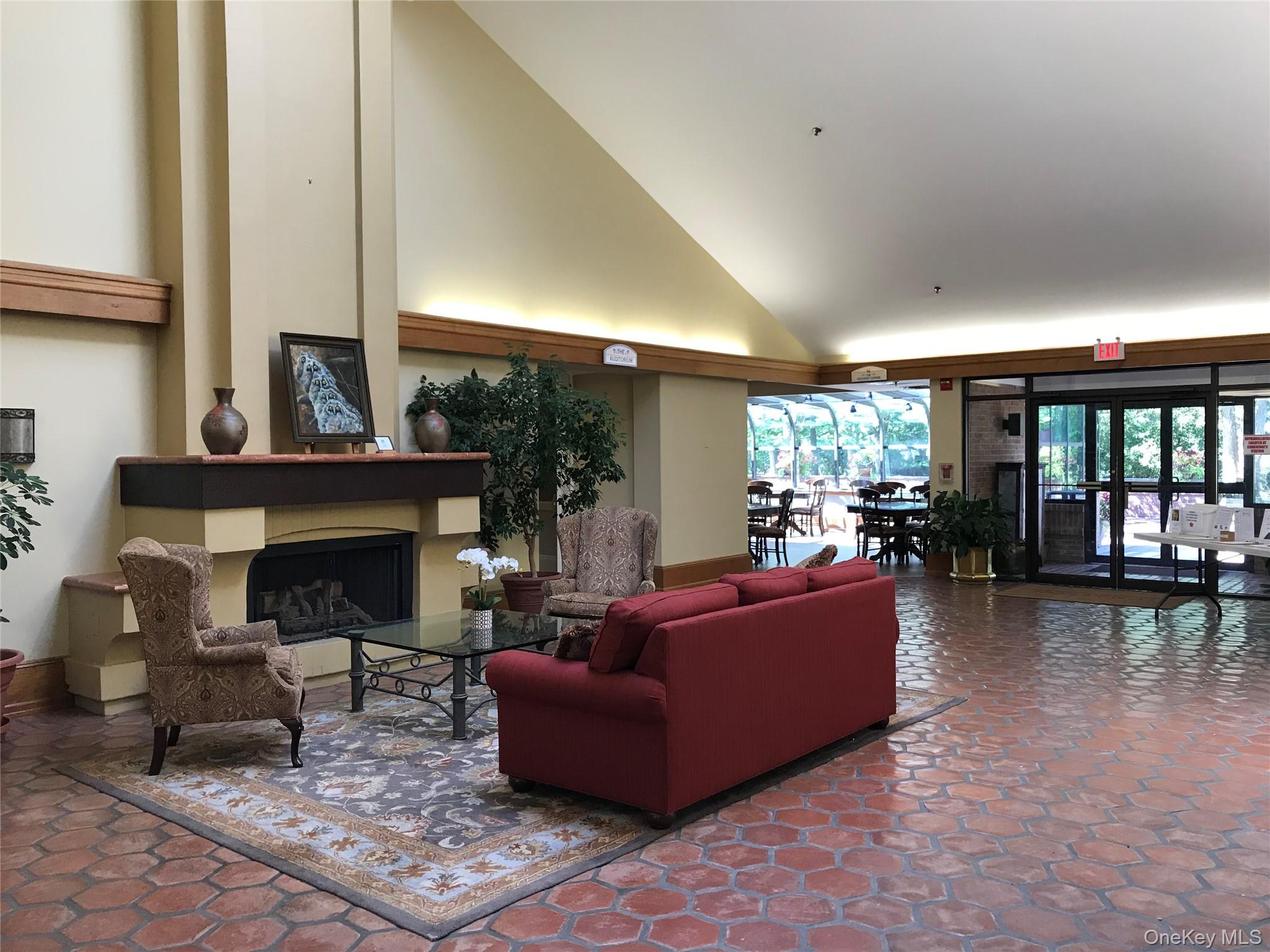 10 Oakdale Court, Ridge, NY 11961