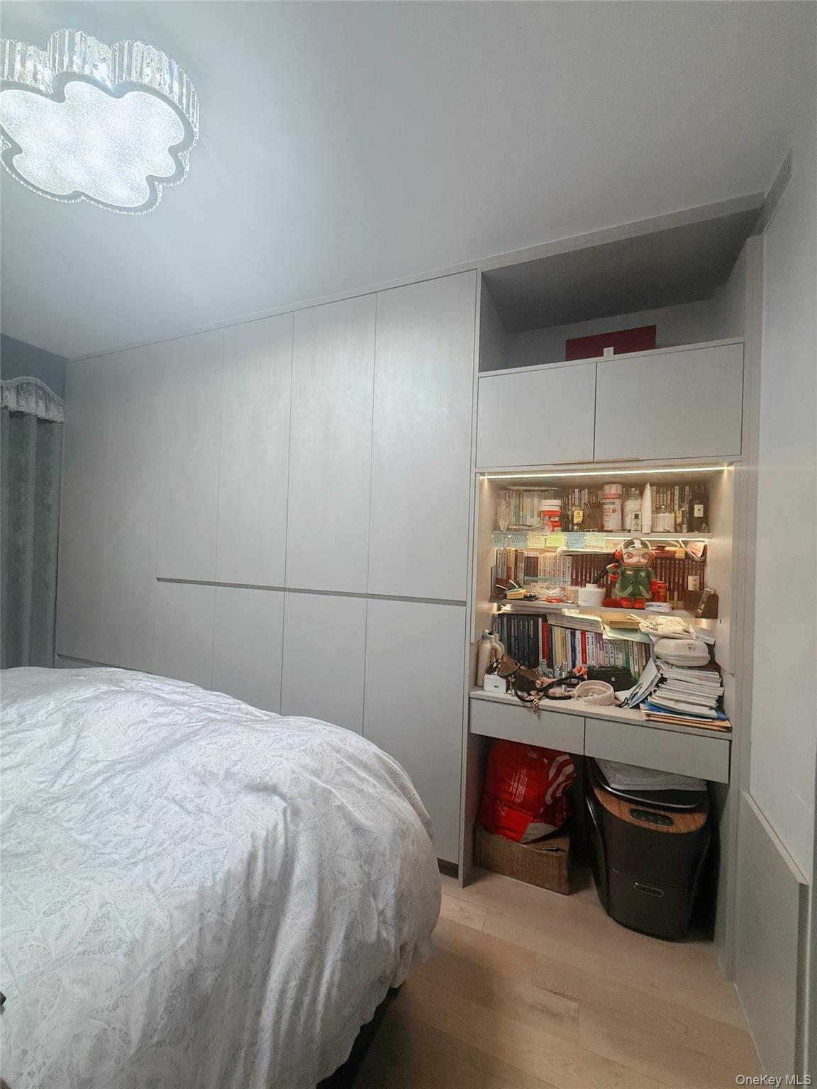 131-02B 40th Road # 4U, Flushing, NY 11354