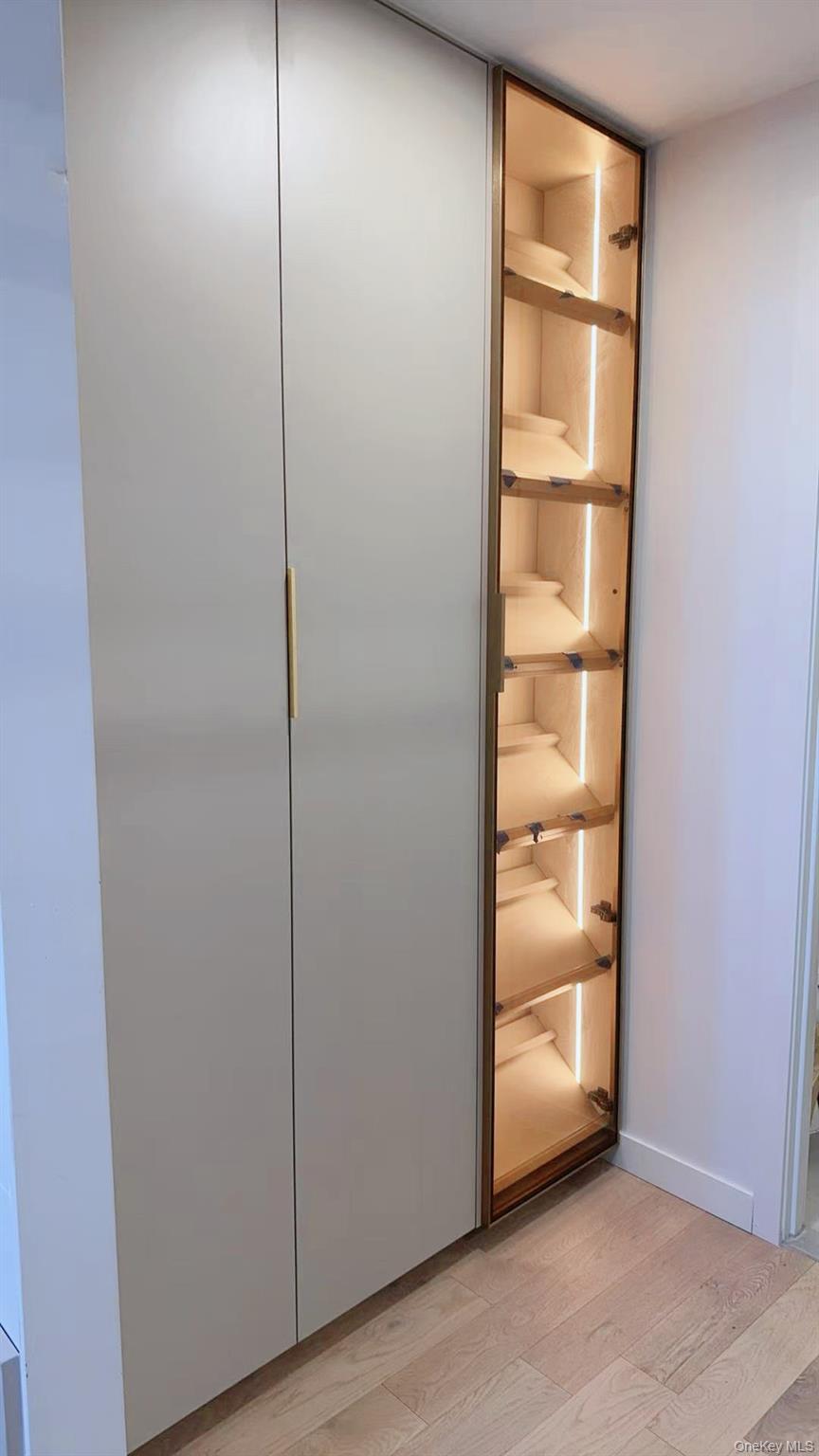 131-02B 40th Road # 4U, Flushing, NY 11354