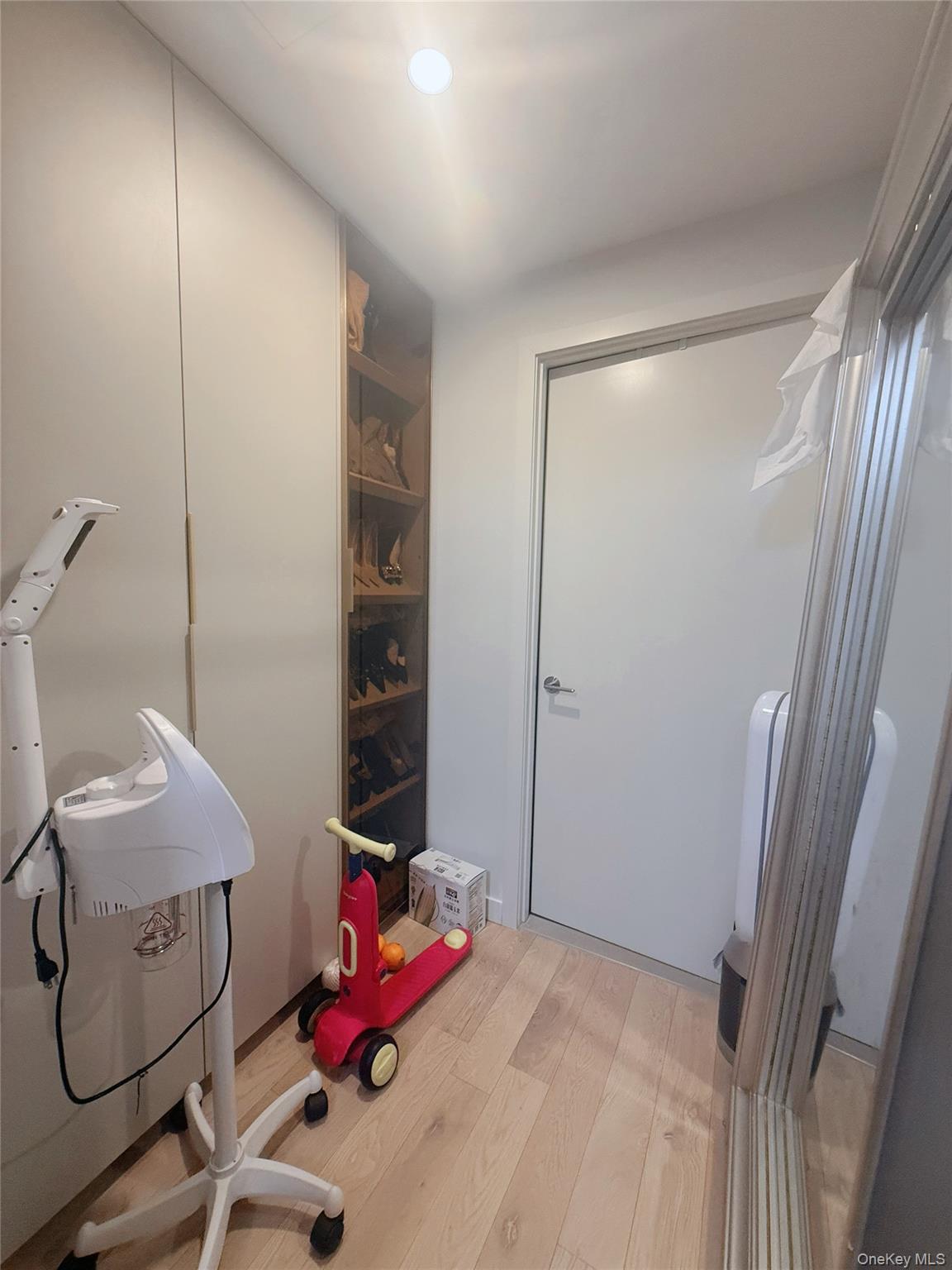 131-02B 40th Road # 4U, Flushing, NY 11354