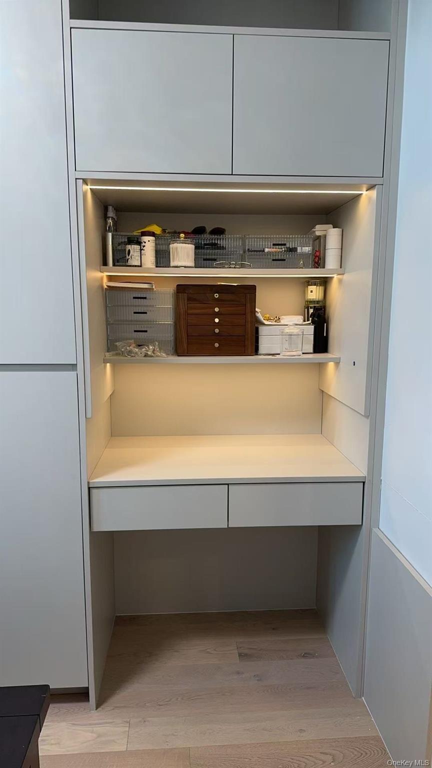 131-02B 40th Road # 4U, Flushing, NY 11354