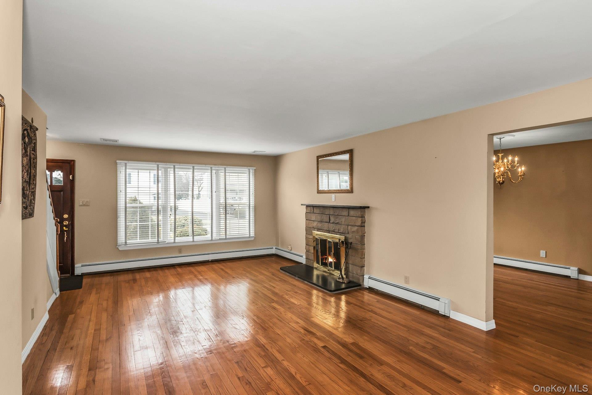 26 Bayview Avenue, Massapequa, NY 11758