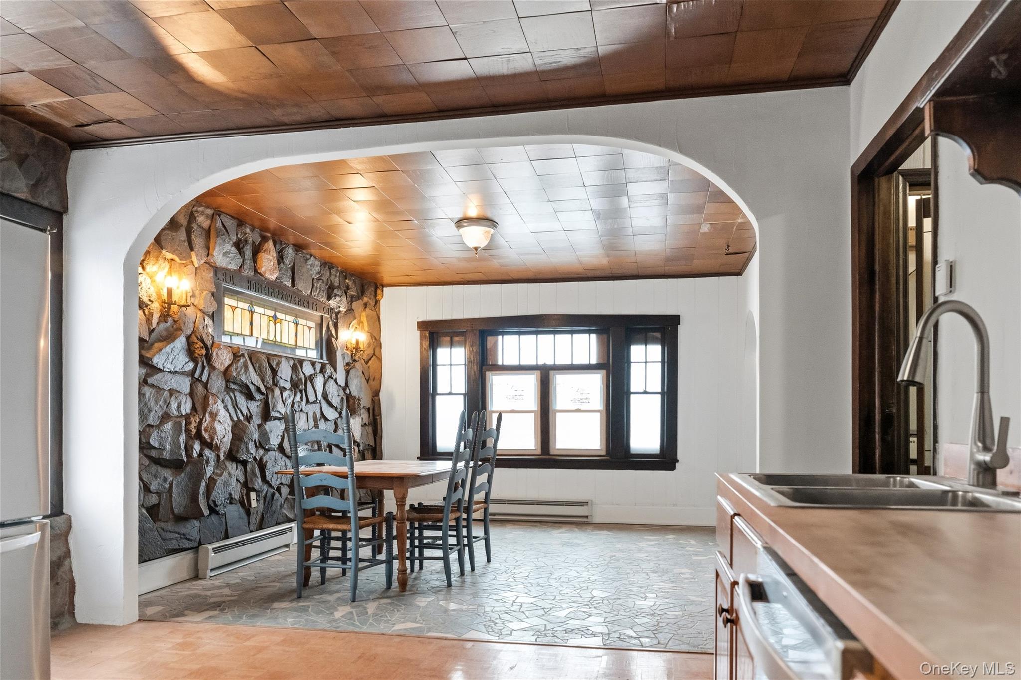 378 Broadway 9W # 1, Esopus, NY 12487