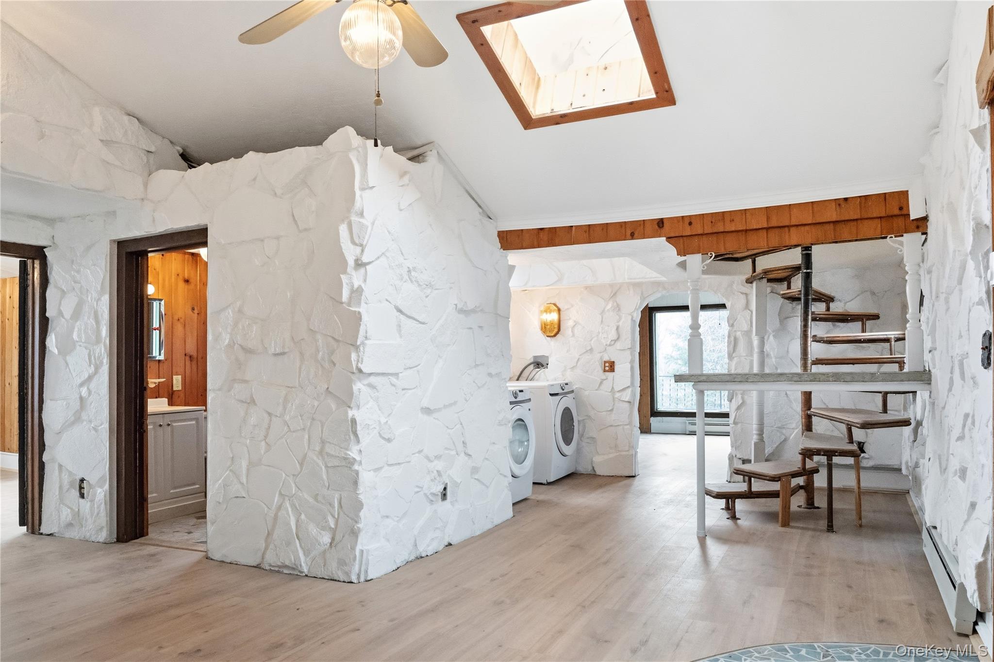 378 Broadway 9W # 2, Esopus, NY 12487