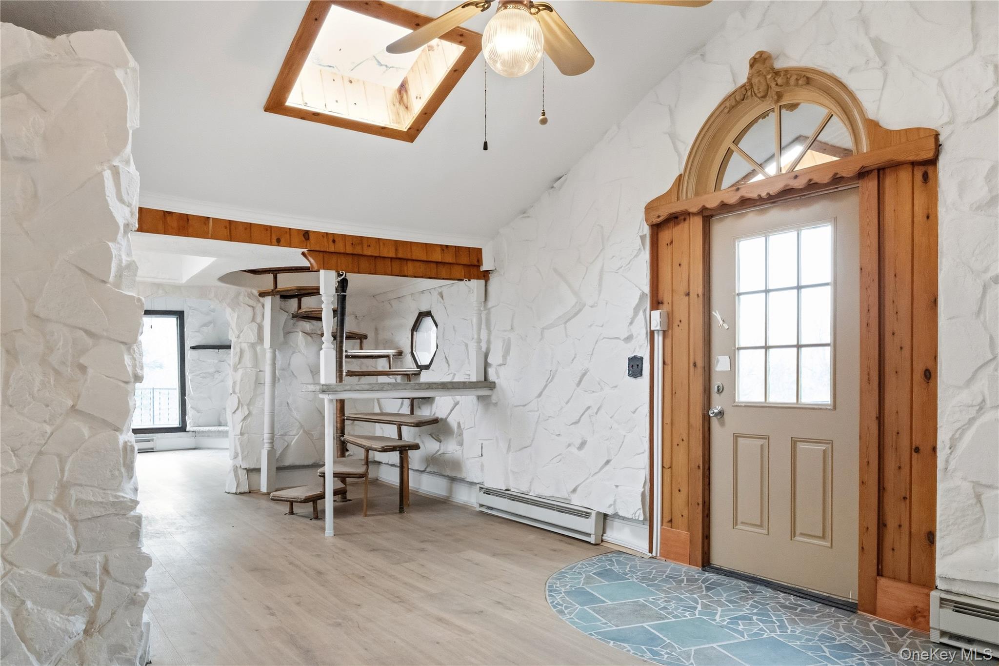 378 Broadway 9W # 2, Esopus, NY 12487